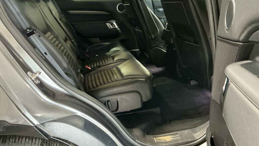 Land Rover Discovery 3 view 19