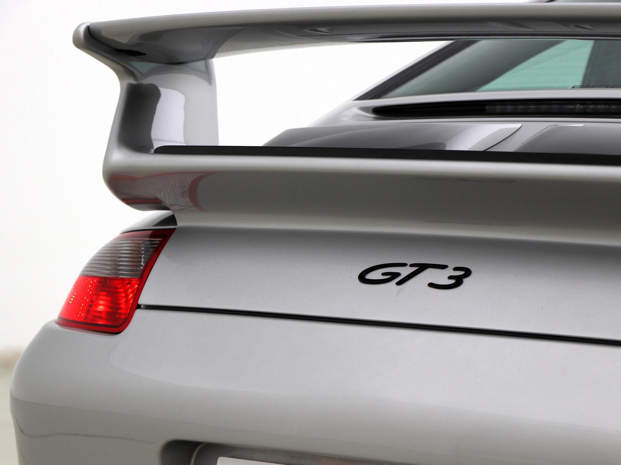 Porsche 911 view 23