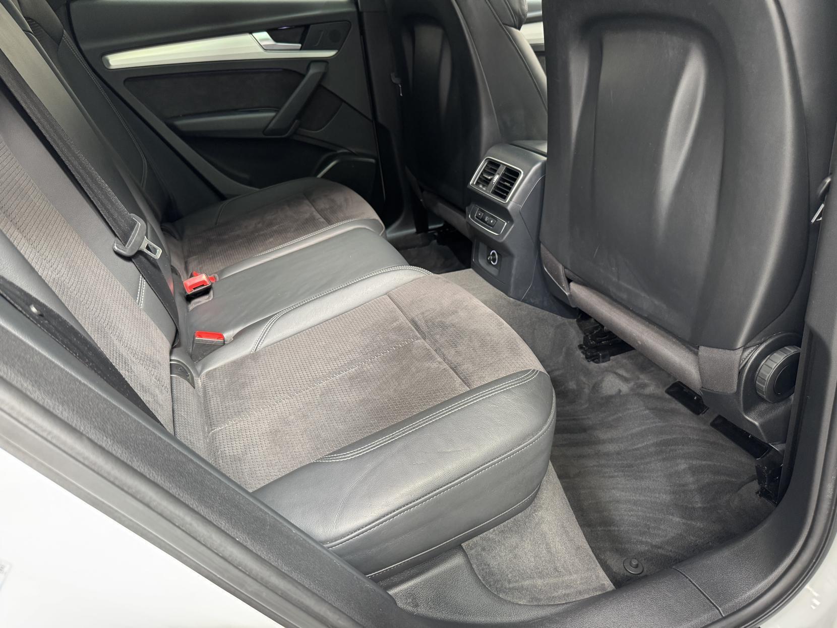 Audi Q5 view 50