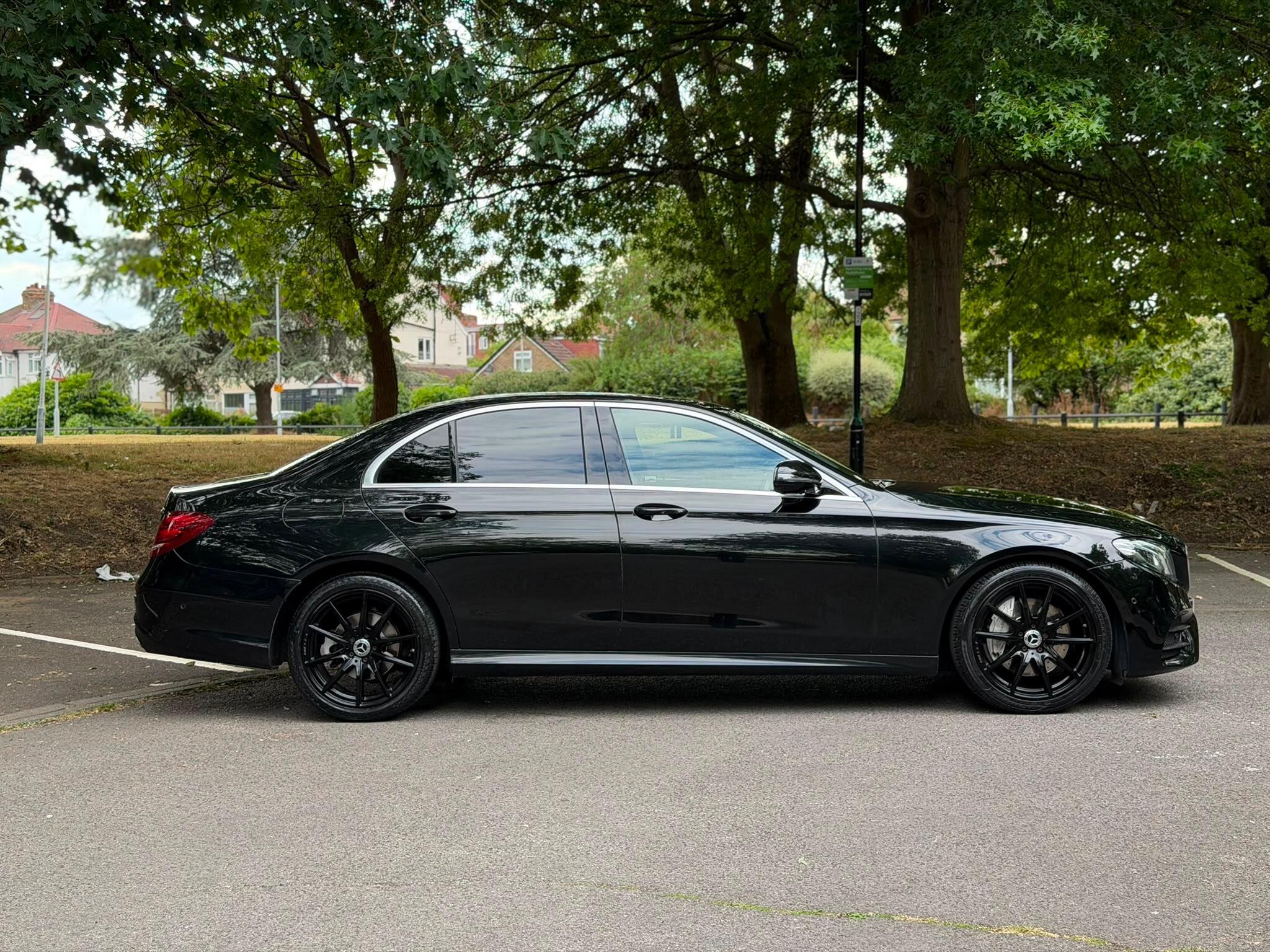 Mercedes-Benz E-Class view 3