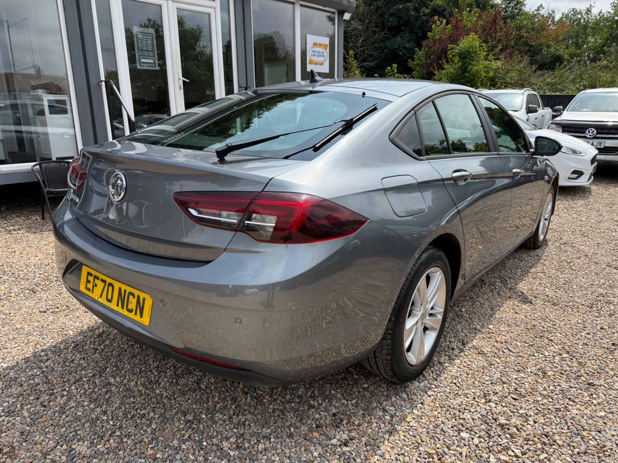 Vauxhall Insignia view 3