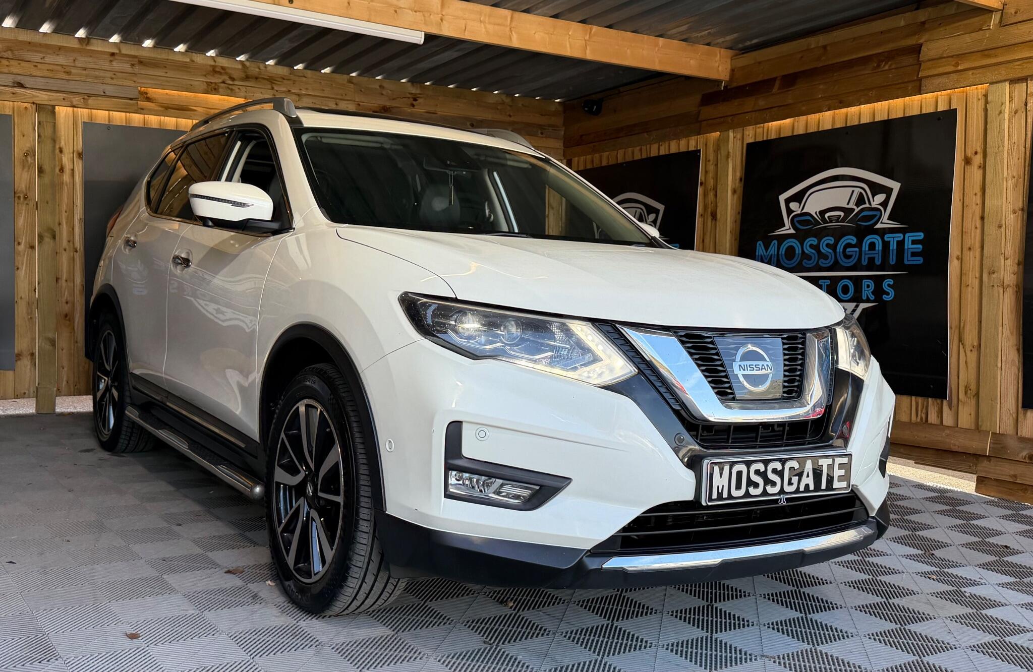 Nissan X-Trail view 2