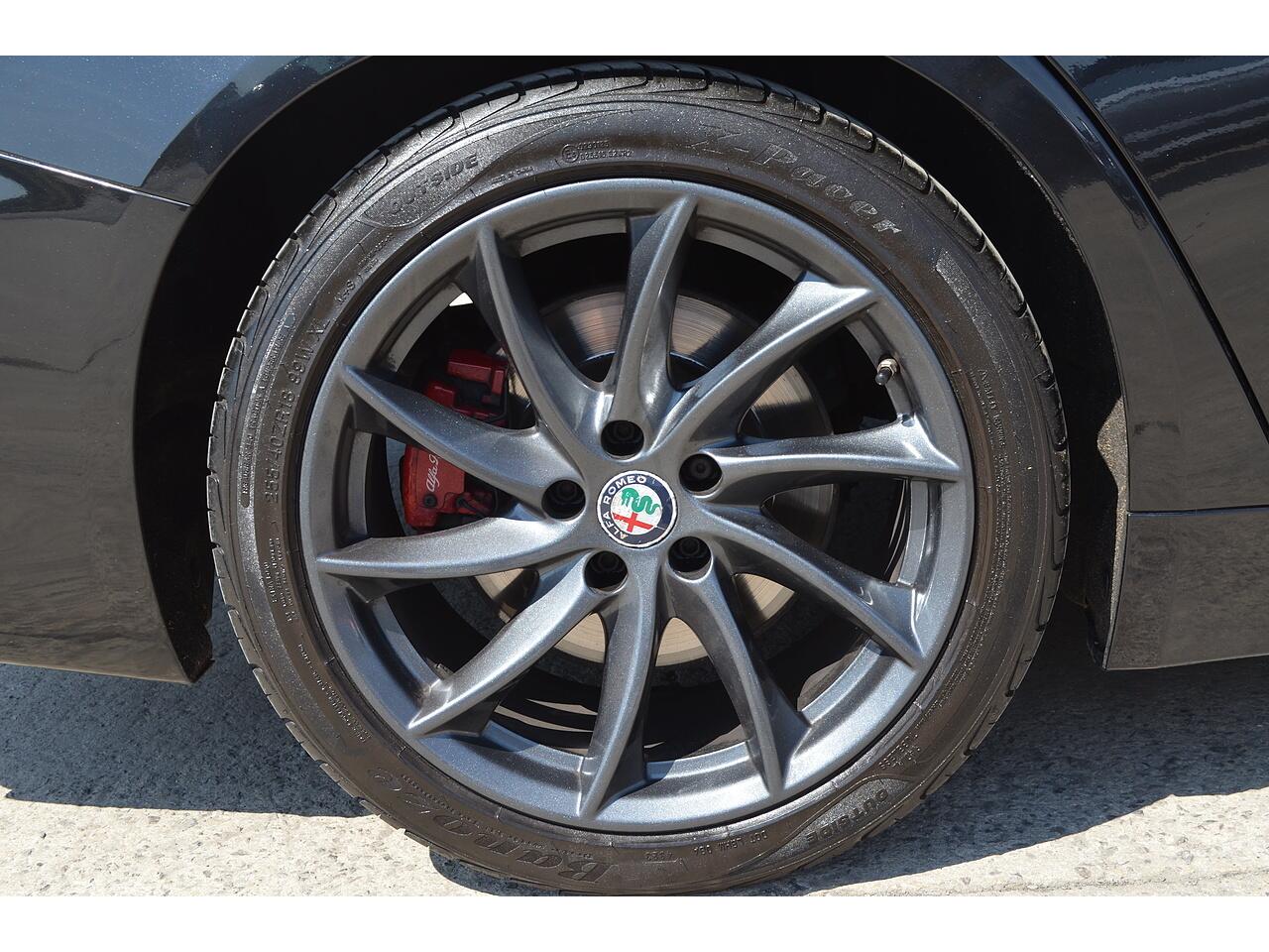 Alfa Romeo Giulia view 20