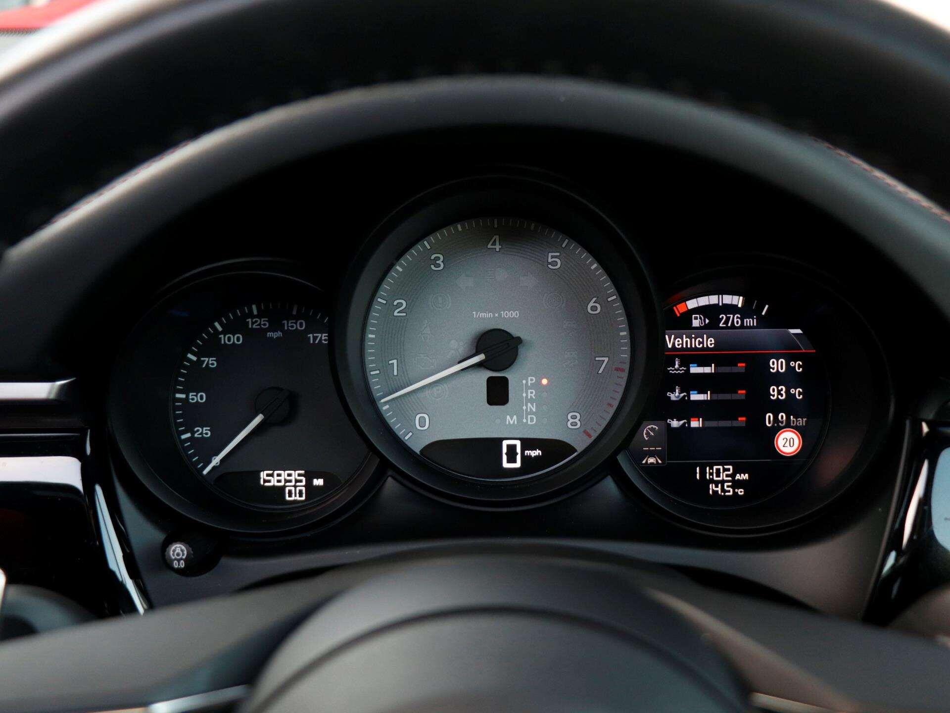 Porsche Macan view 13