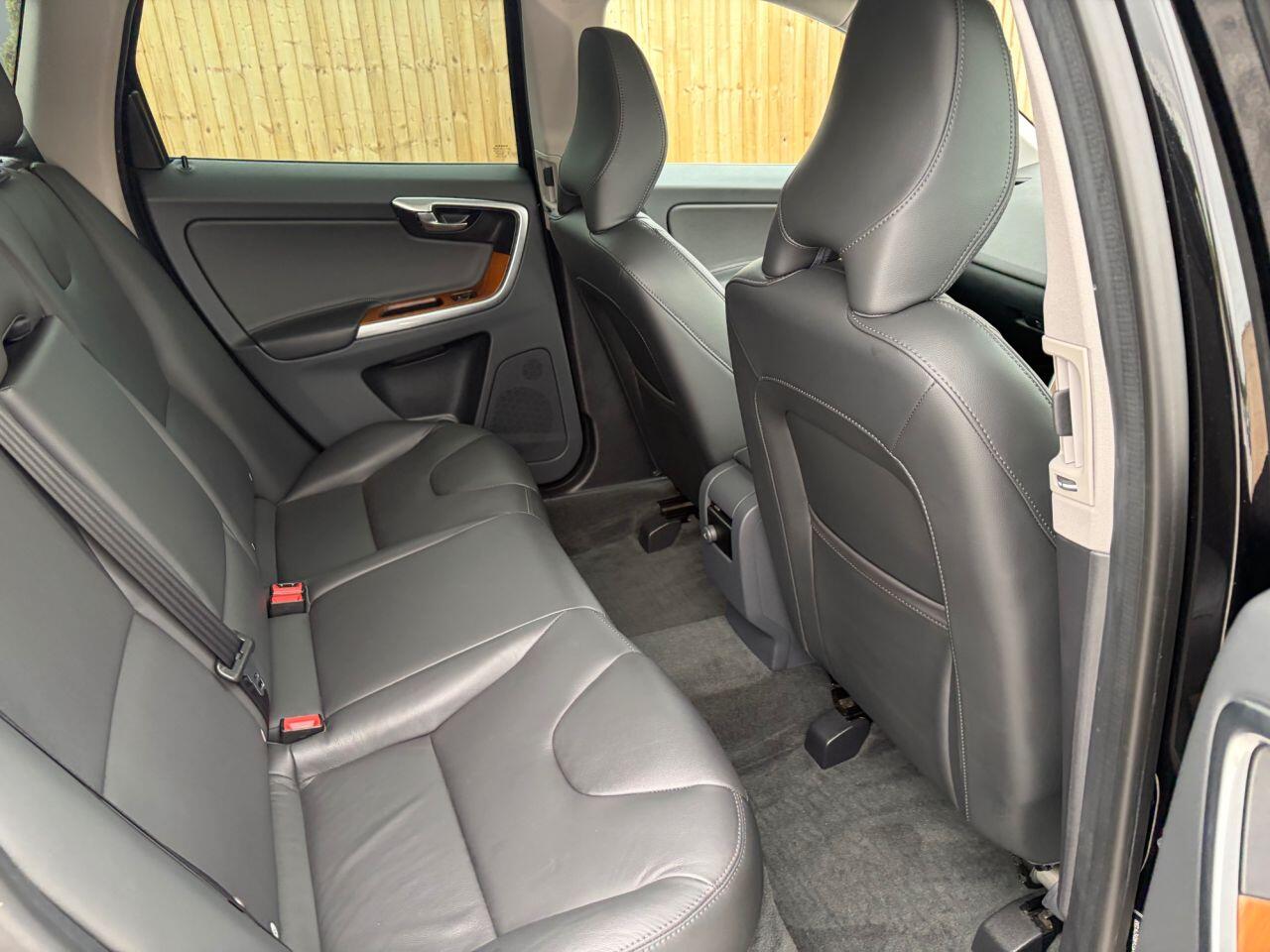 Volvo XC60 view 22
