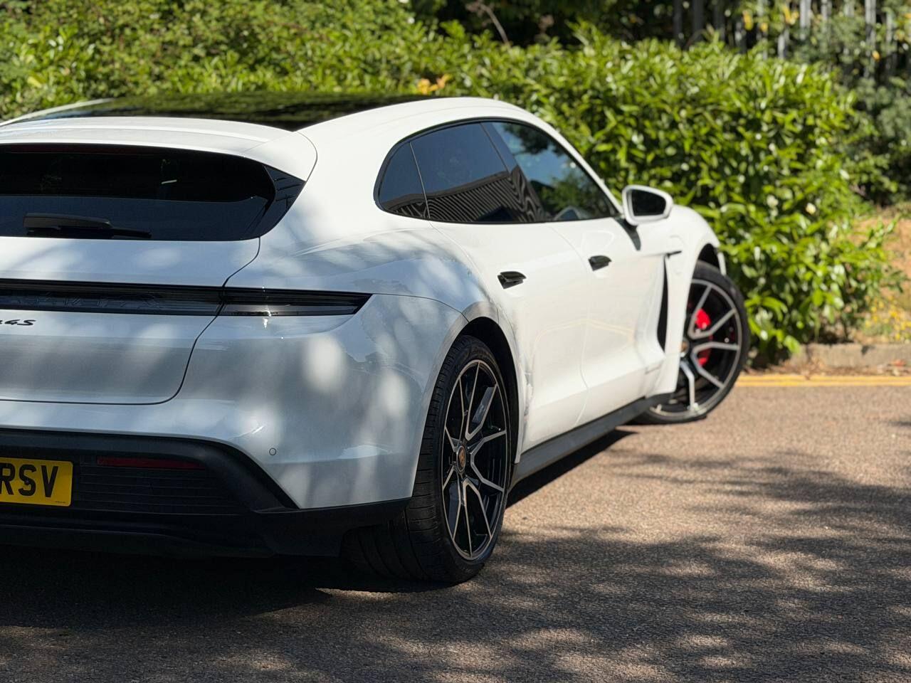 Porsche Taycan view 85