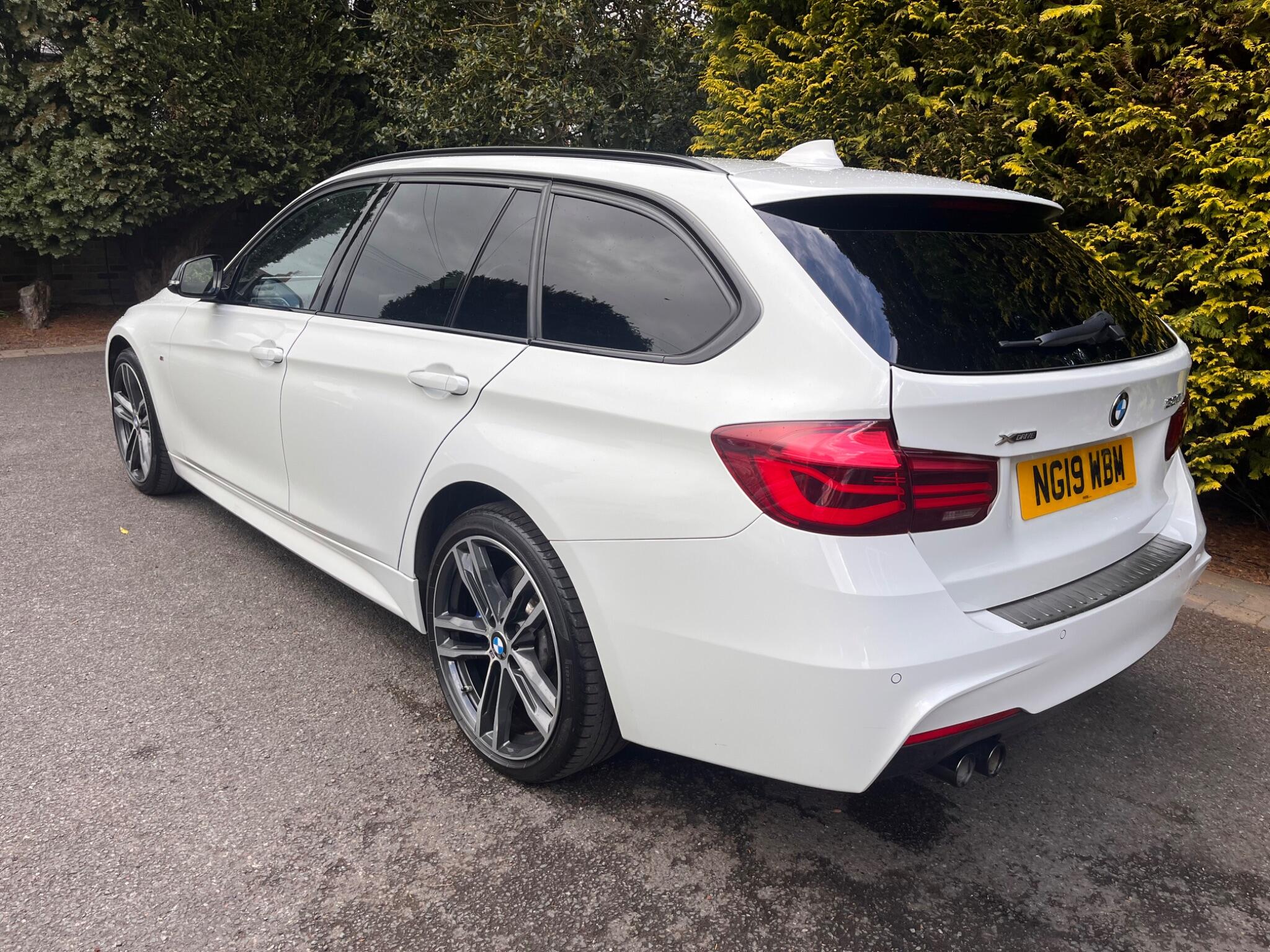 BMW 3 Series view 11
