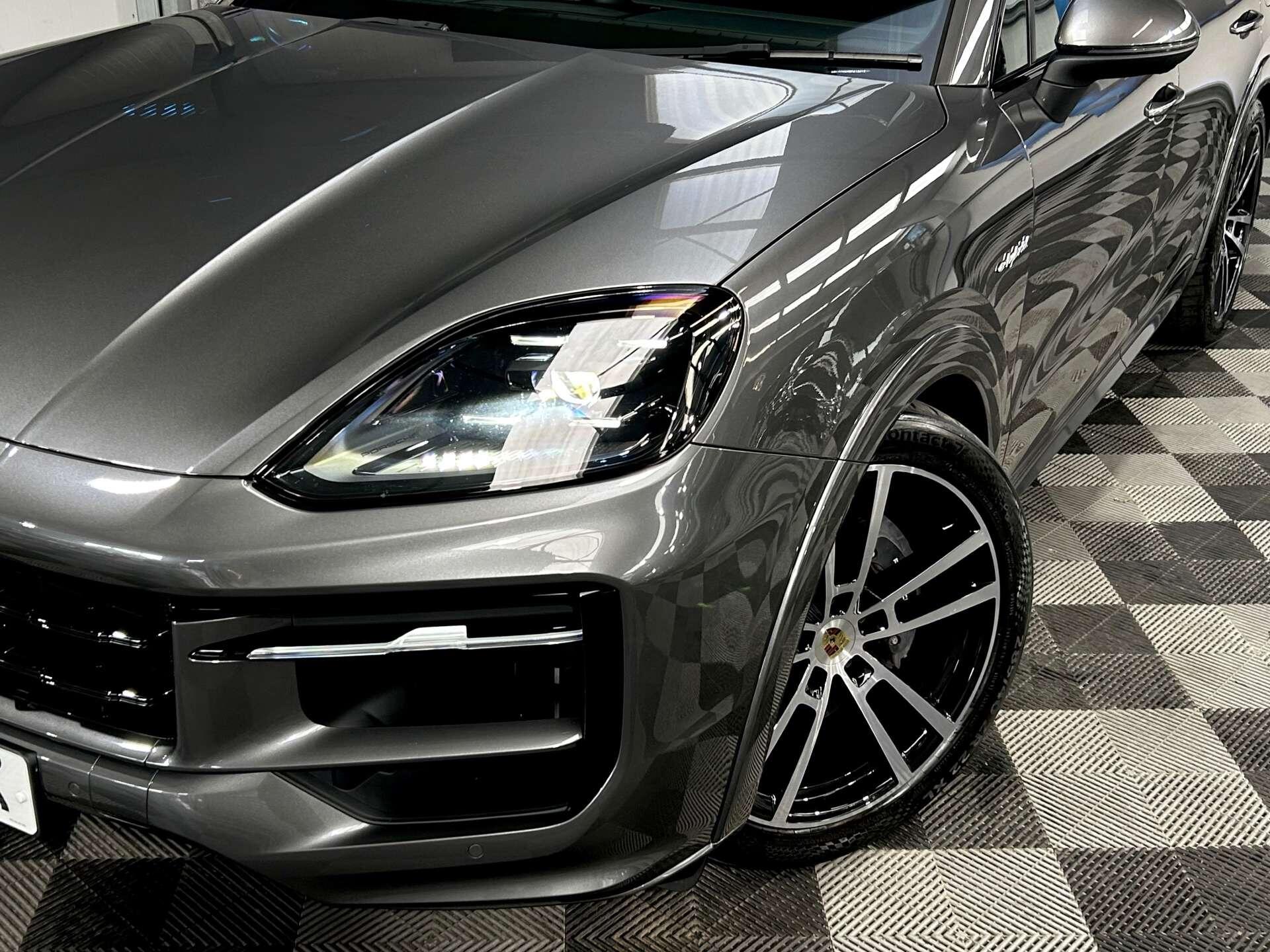 Porsche Cayenne view 6