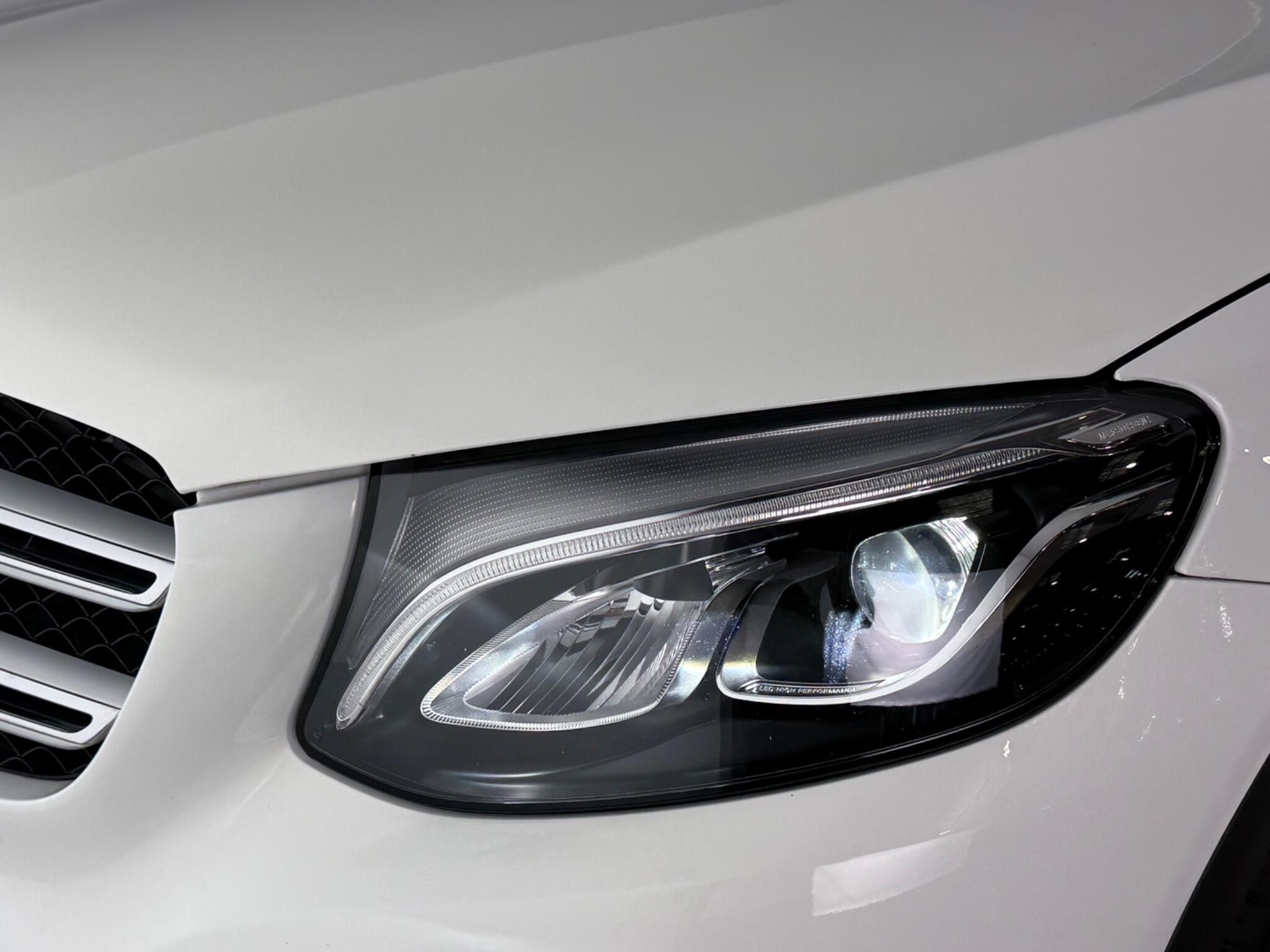 Mercedes-Benz GLC view 4