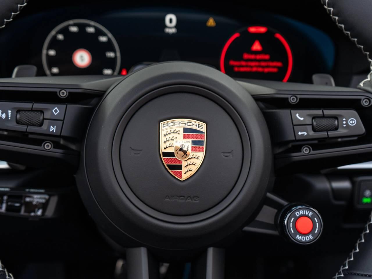 Porsche 911 view 21