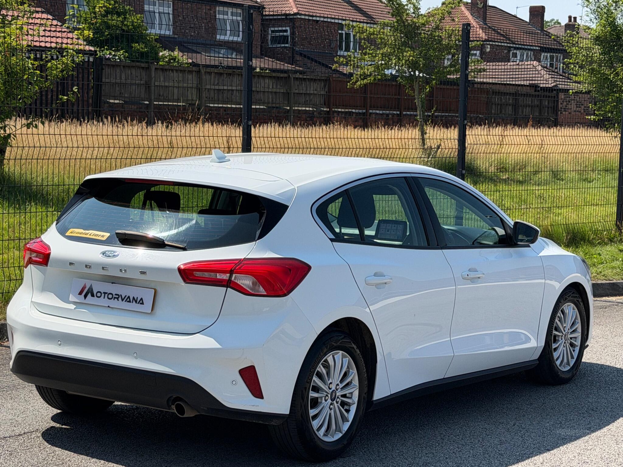 Ford Focus view 13