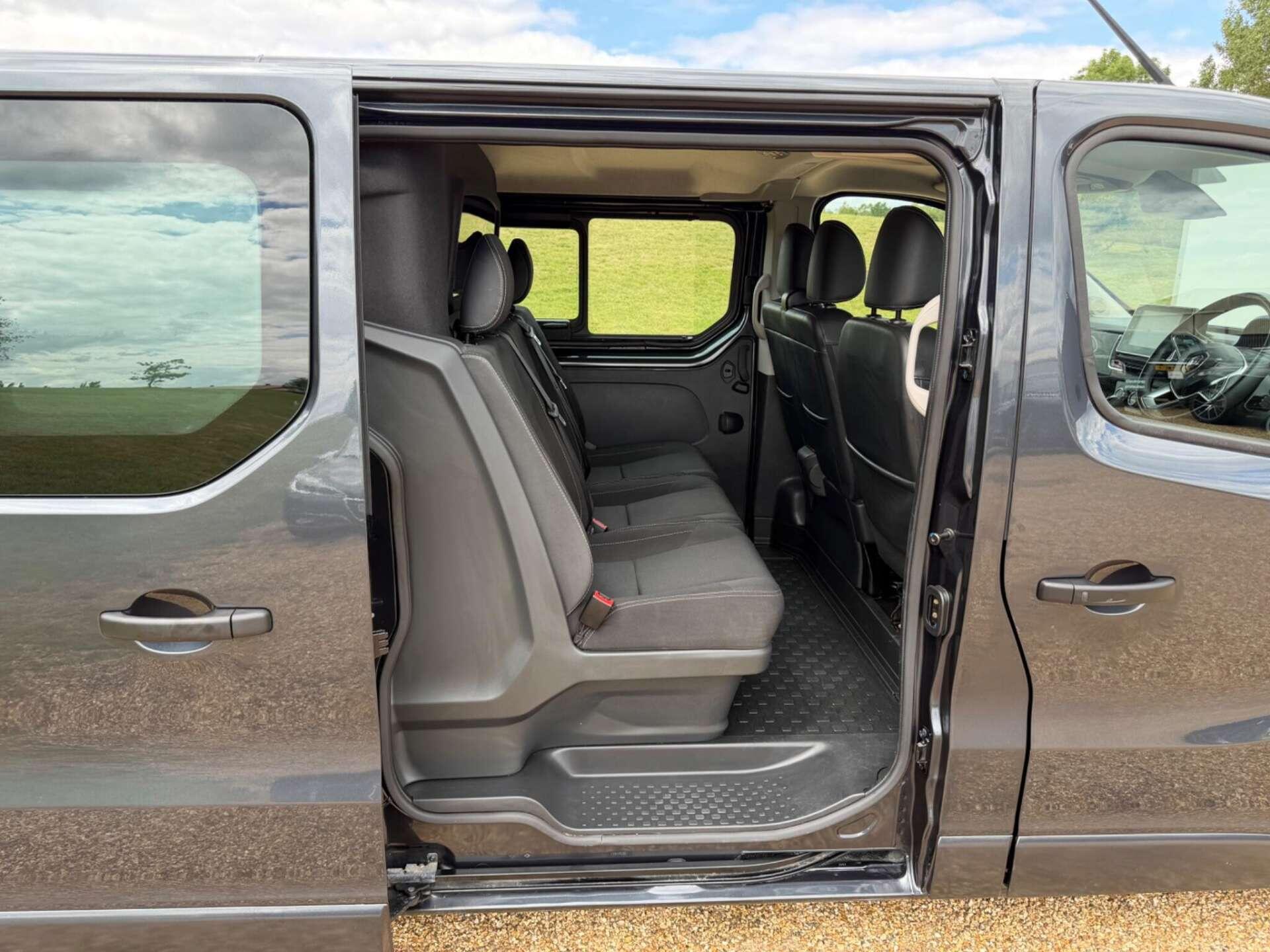 Renault Trafic view 16