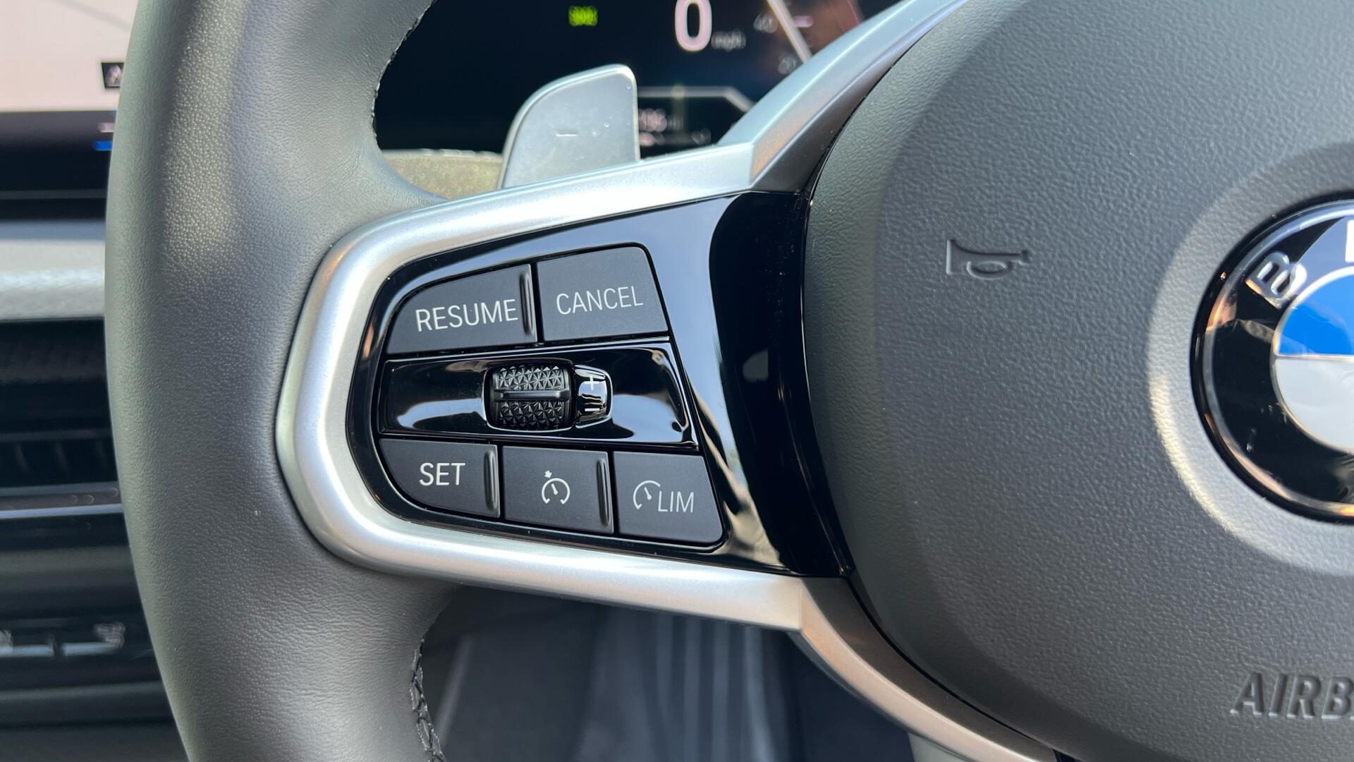 BMW 3 Series view 17