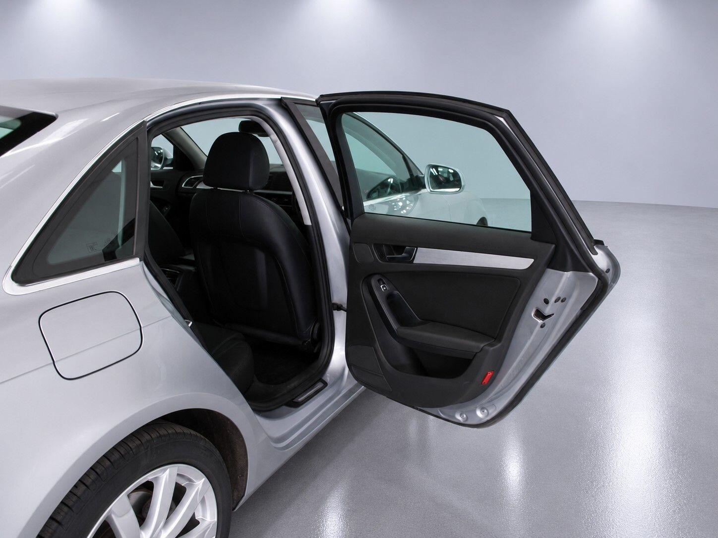 Audi A4 view 25
