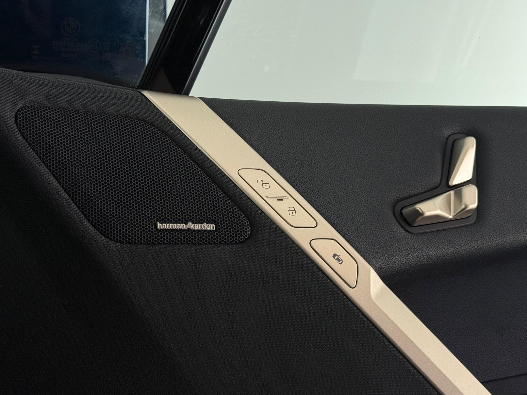 BMW Ix view 33