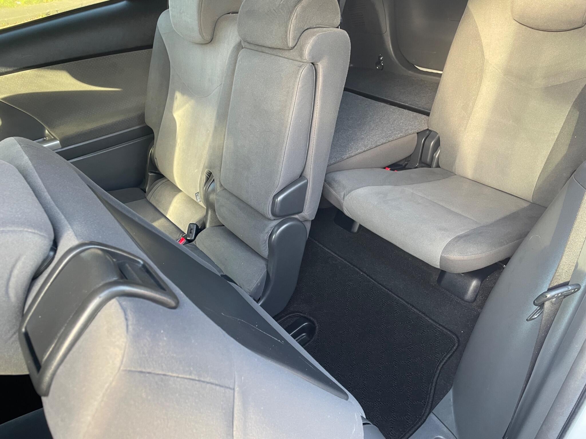 2014 Toyota Prius 1.5 CVT 4dr • 101,741 miles image 30