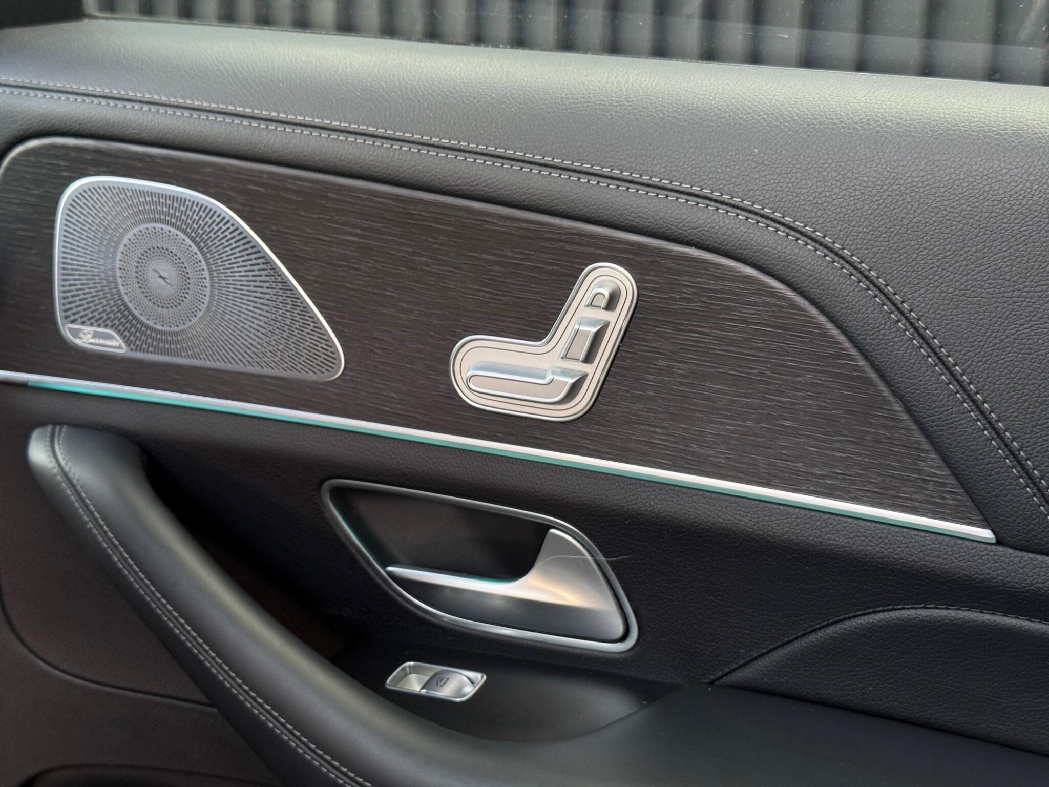 Mercedes-Benz Gle view 25