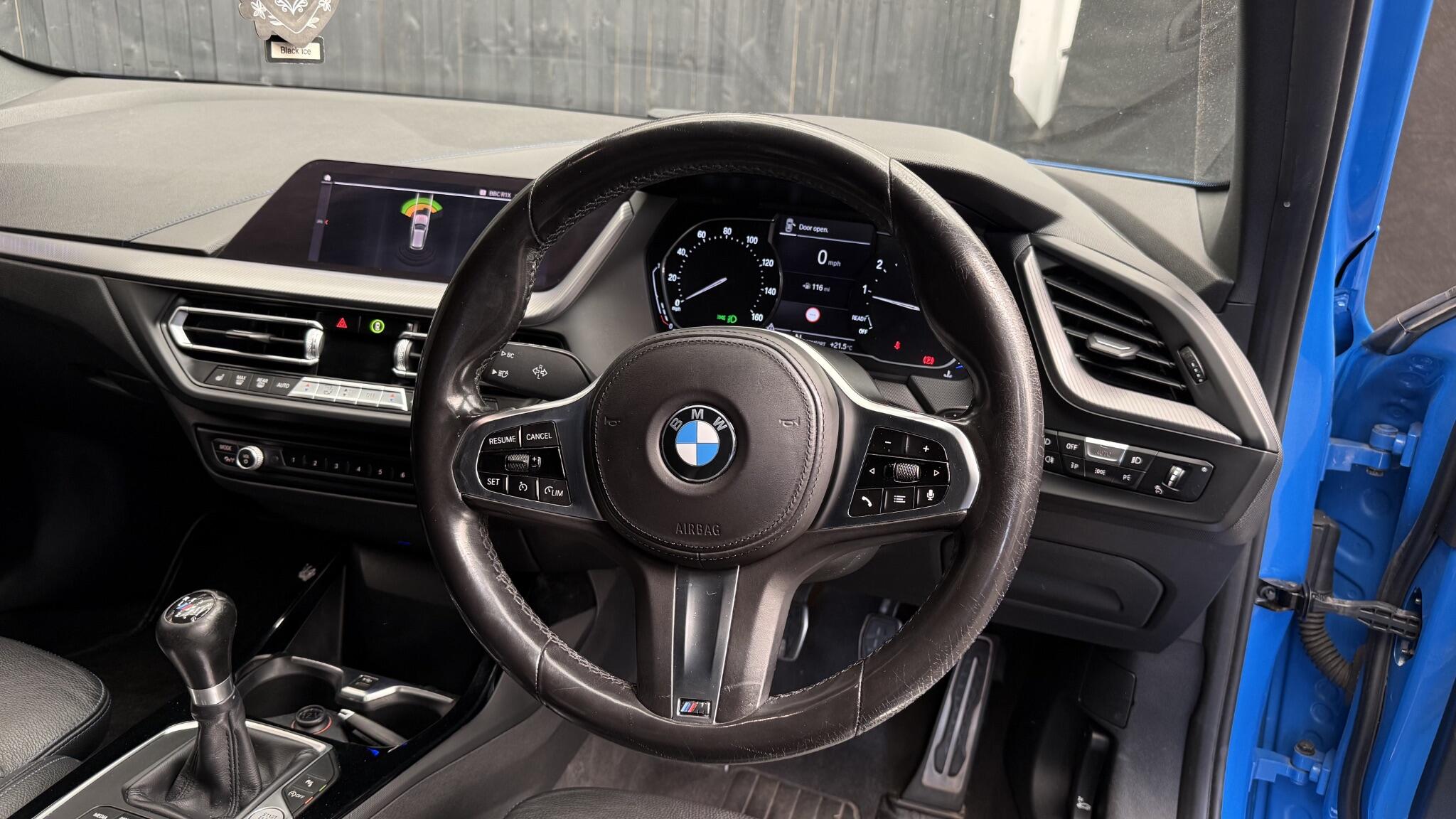 BMW 1 Series view 18