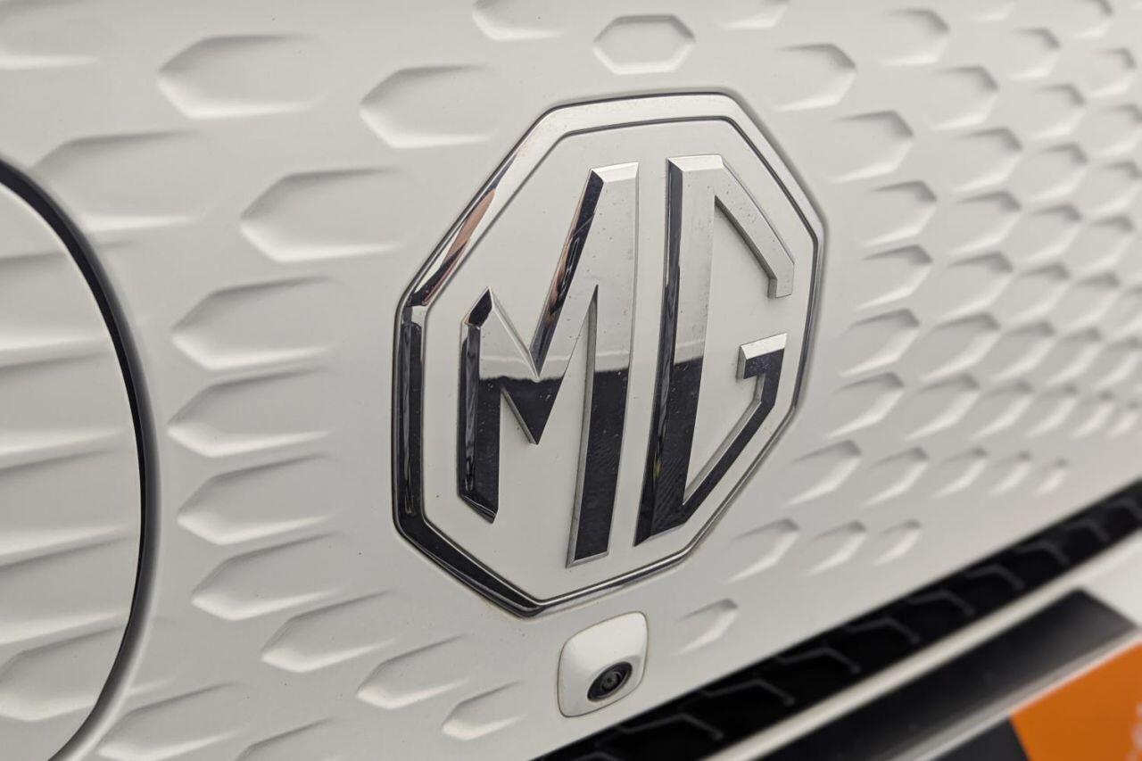 MG ZS view 43