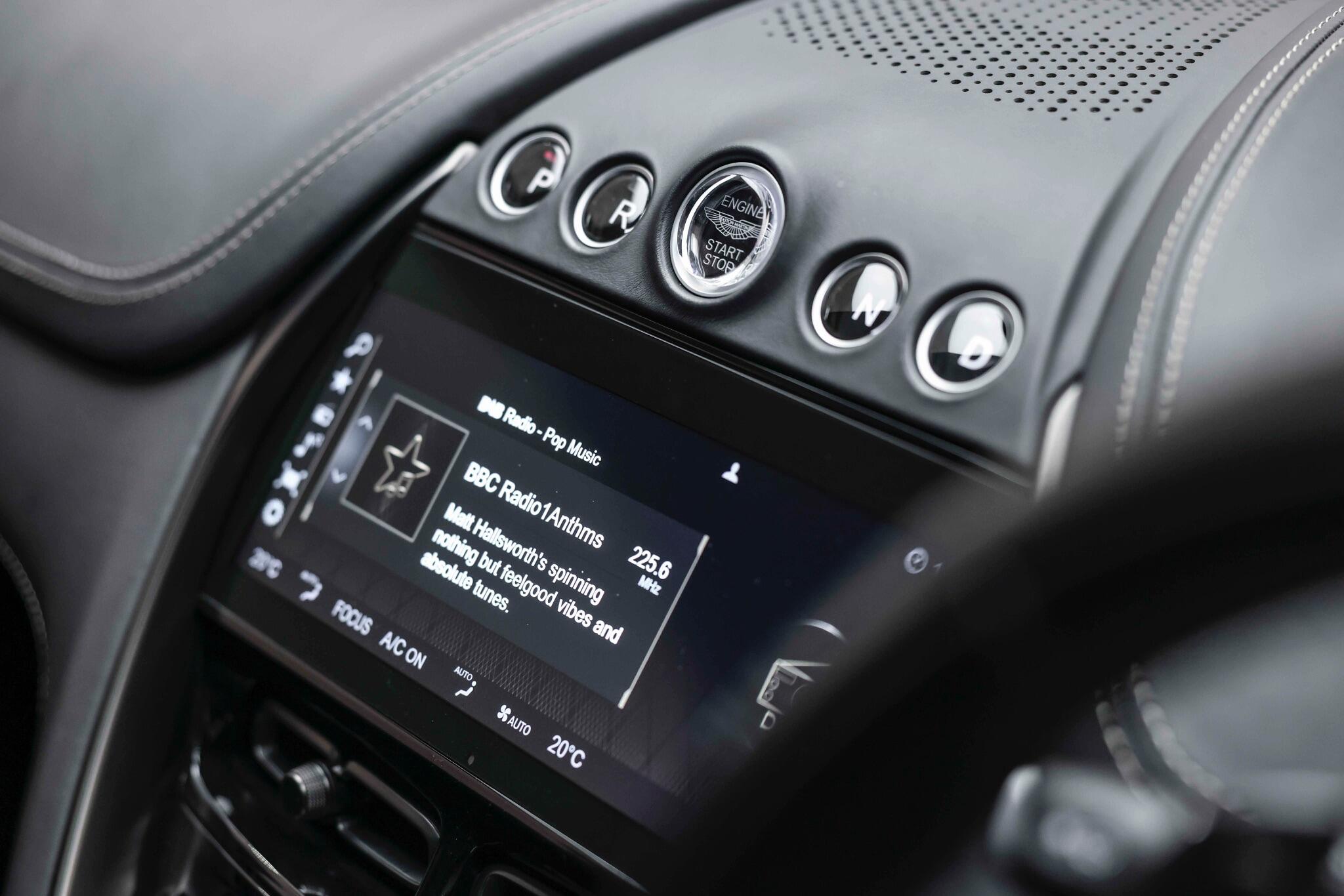 Aston Martin DBX view 41