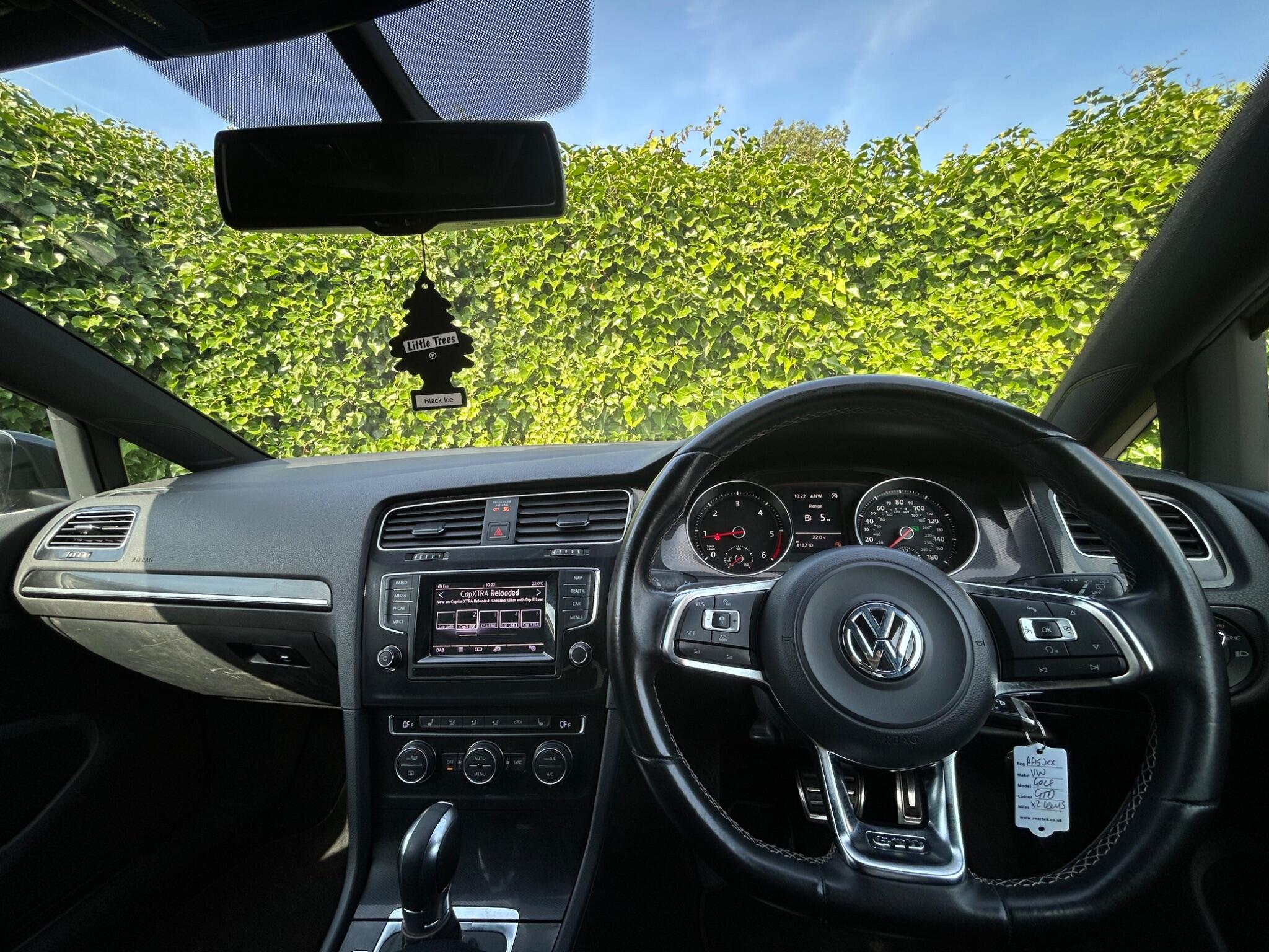 Volkswagen Golf view 14