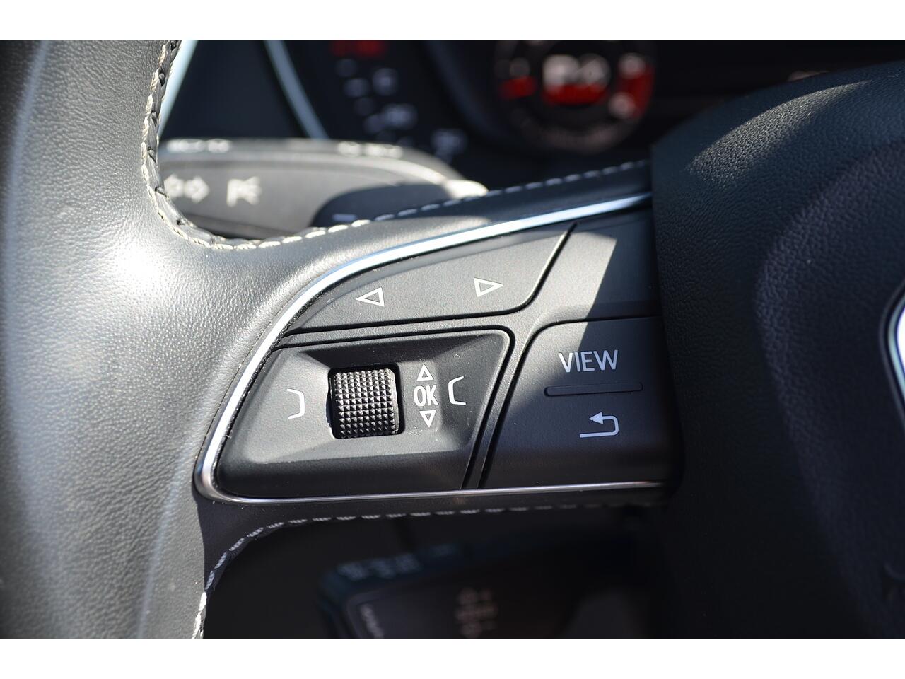 Audi SQ5 view 23