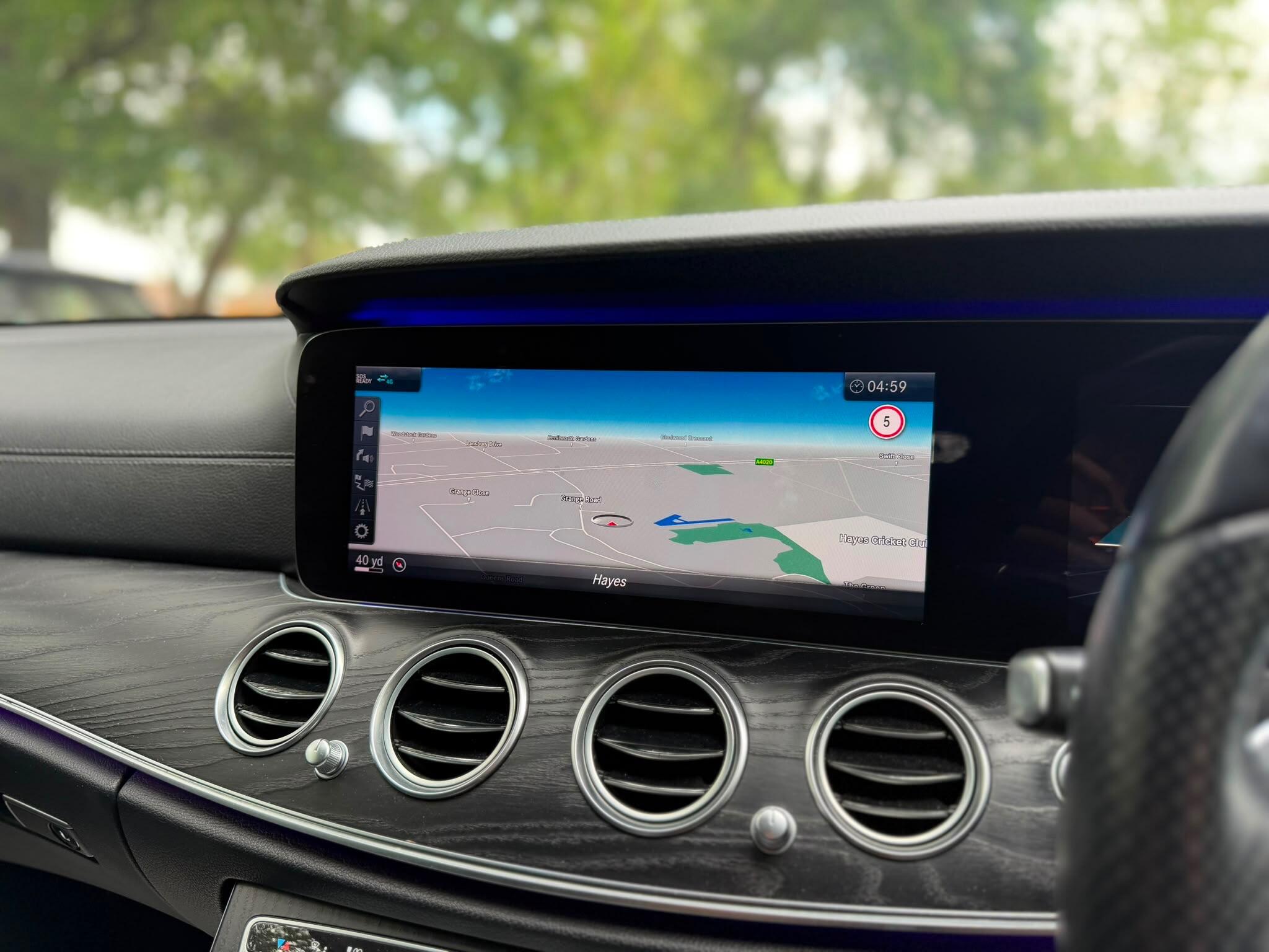 Mercedes-Benz E-Class view 33