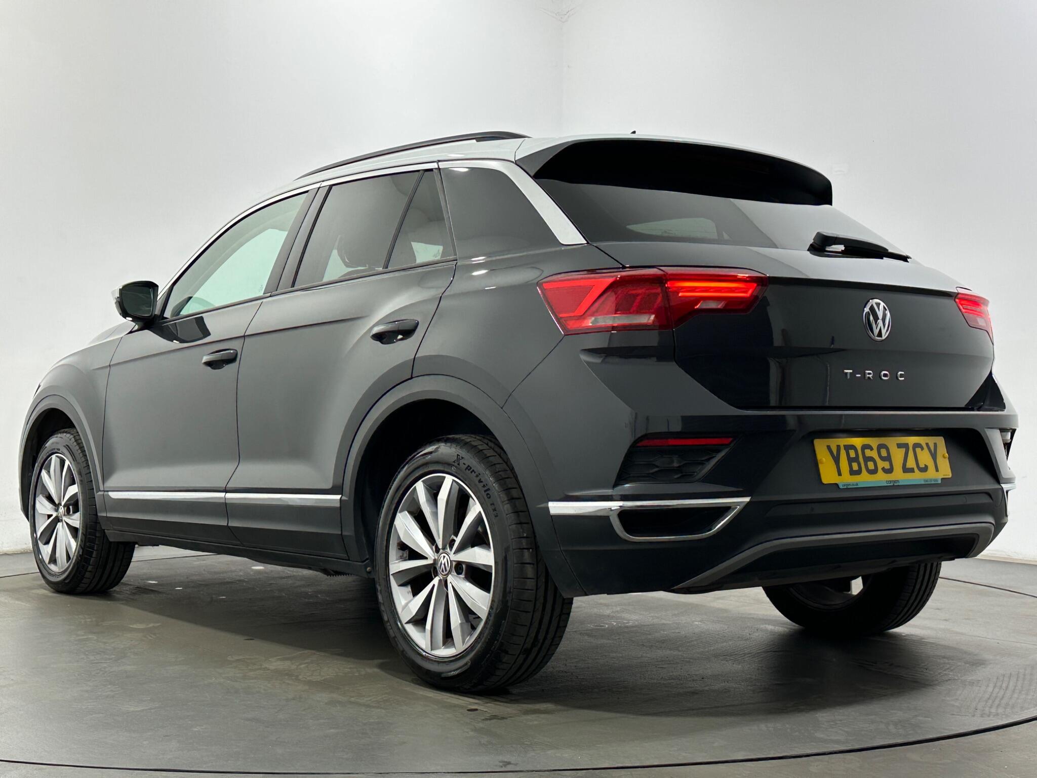 Volkswagen T-Roc view 47