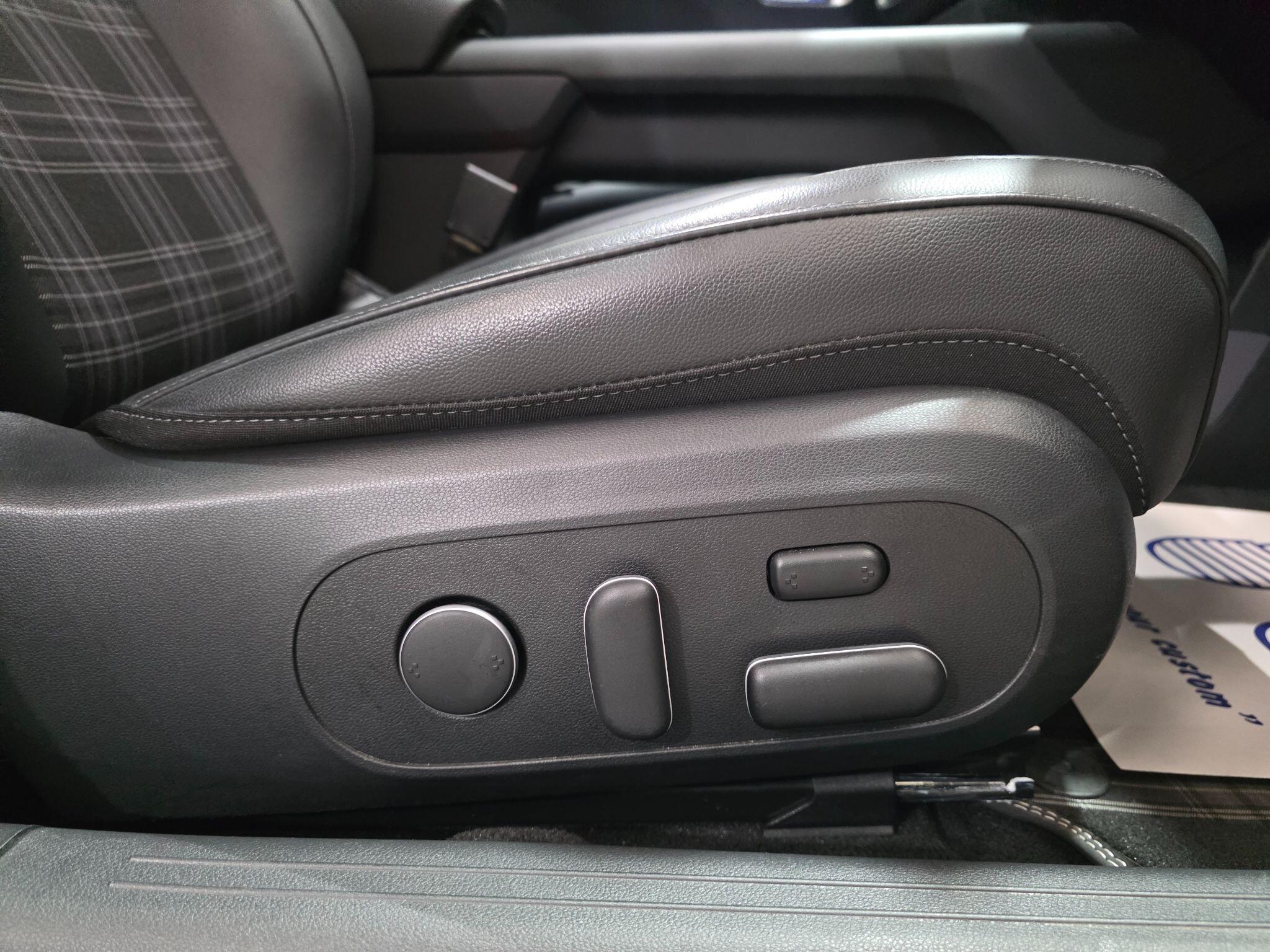 Hyundai Ioniq 6 view 17