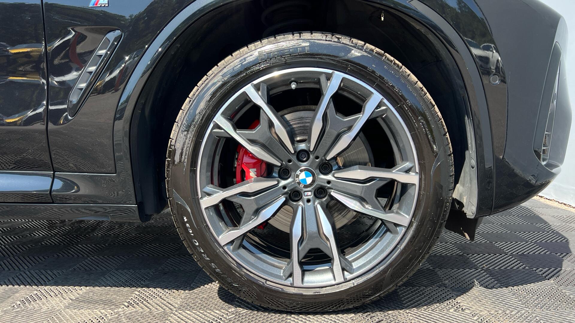 BMW X4 view 14