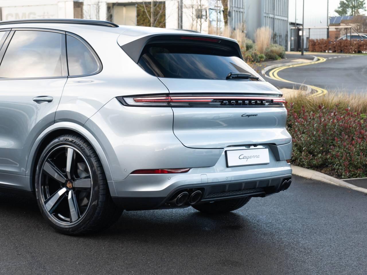 Porsche Cayenne view 18