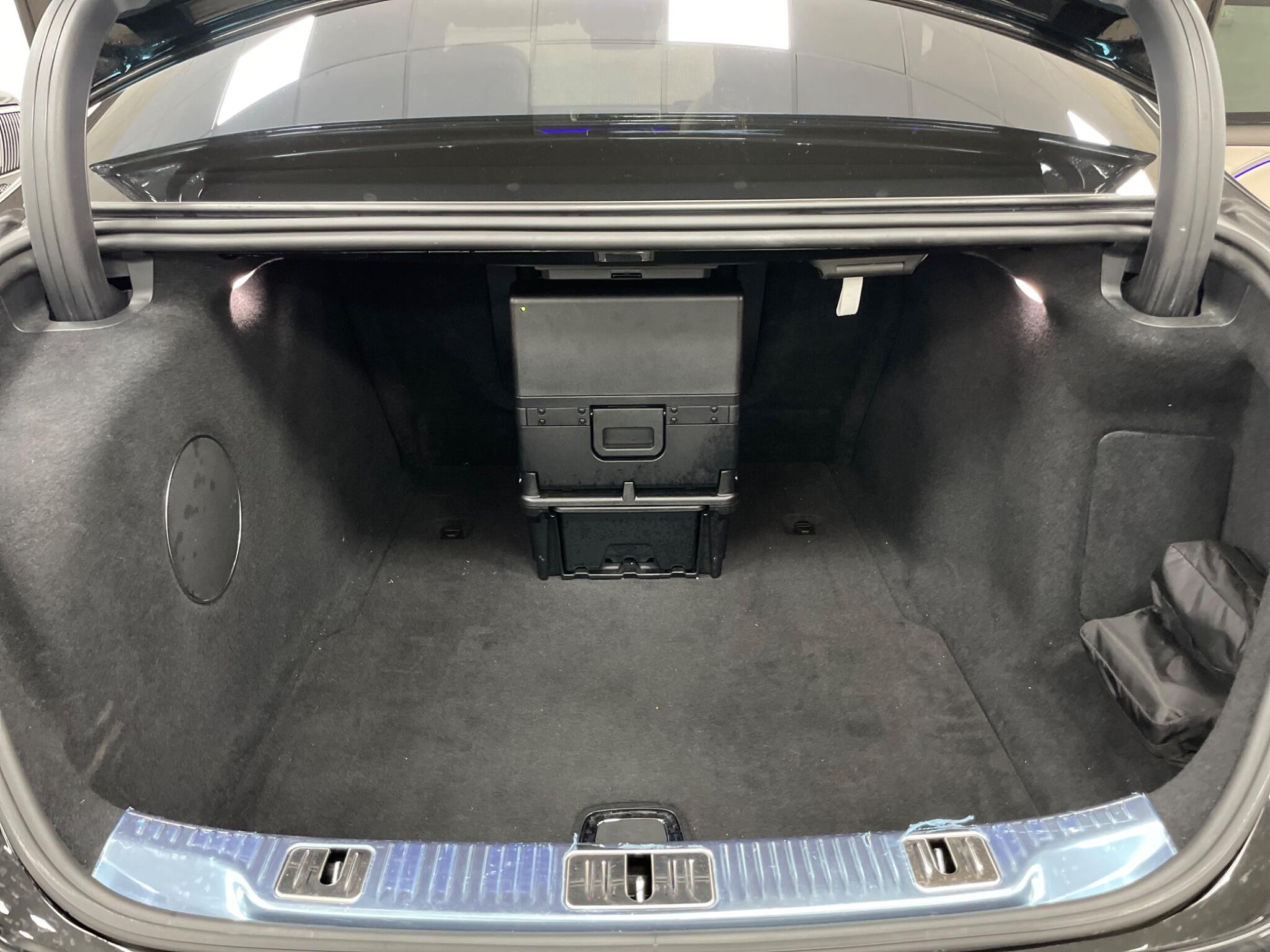 Mercedes-Benz S-Class view 12
