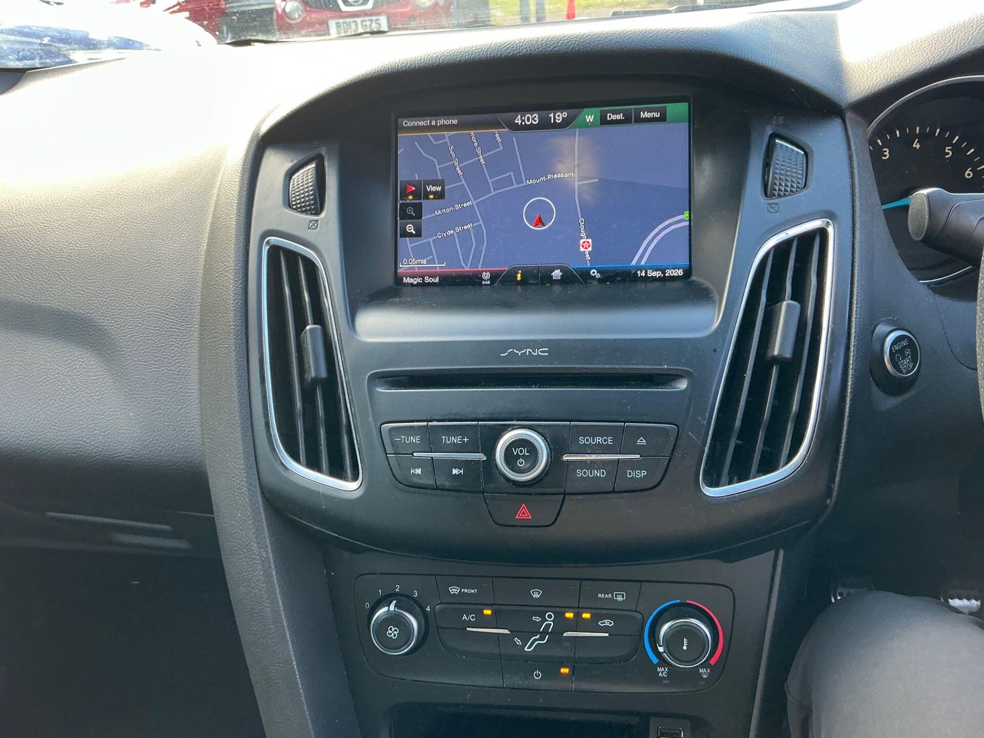 Ford Focus view 6