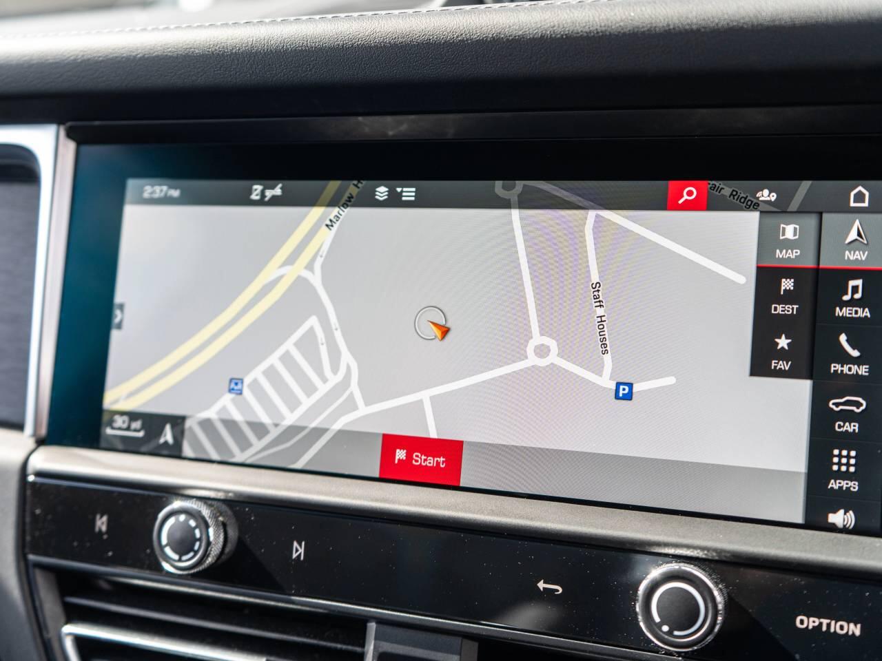 Porsche Macan view 38