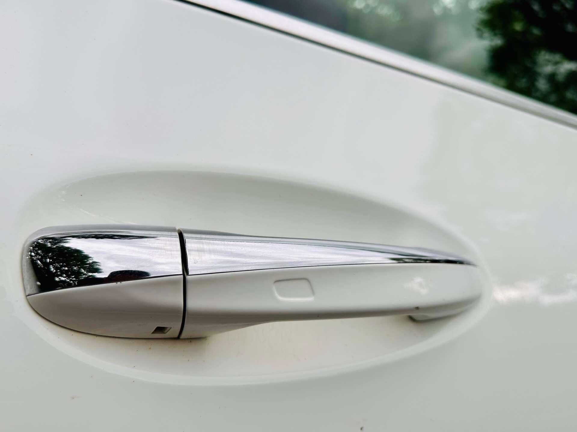 Mercedes-Benz Gla view 35