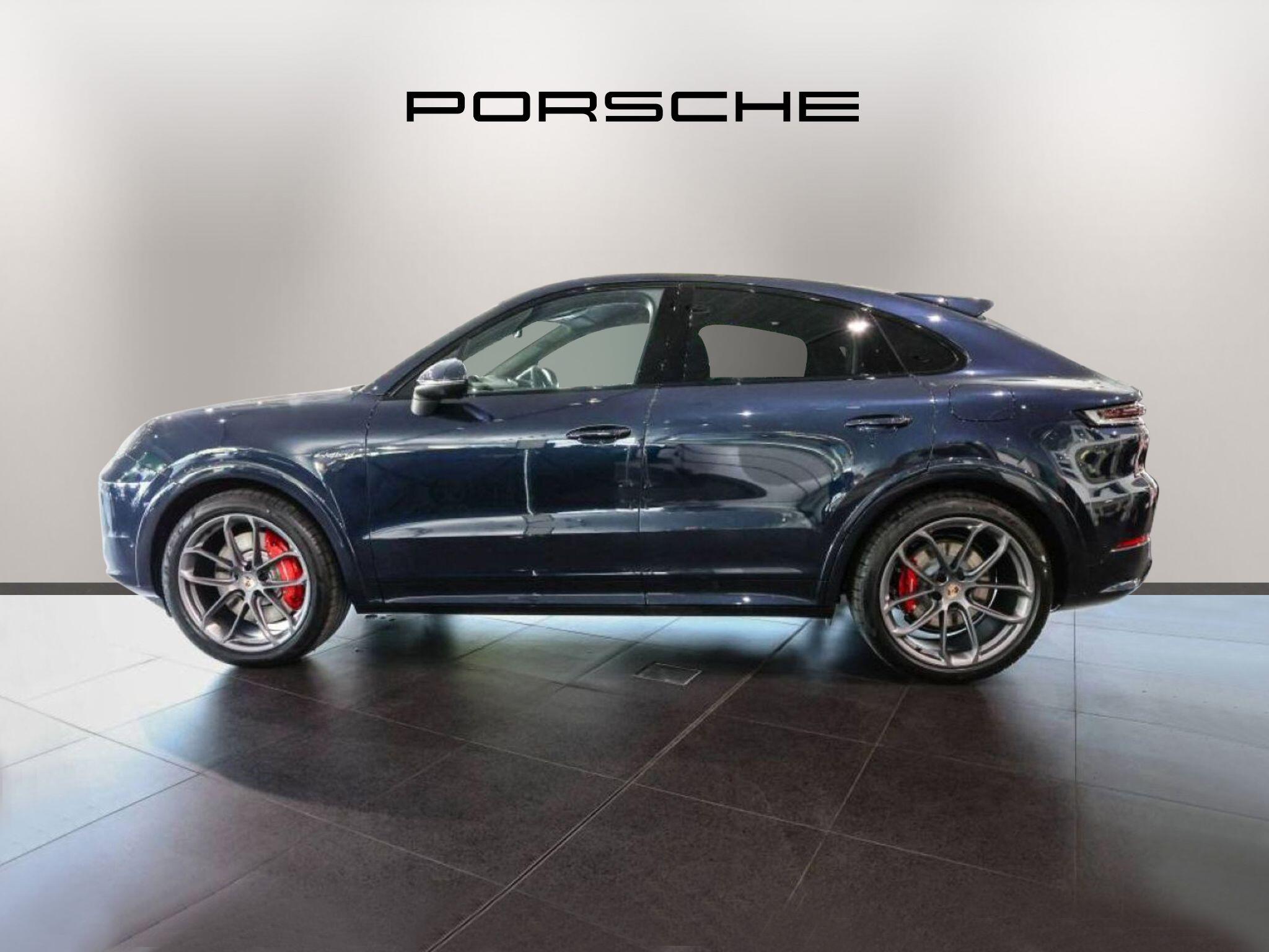 Porsche Cayenne view 36