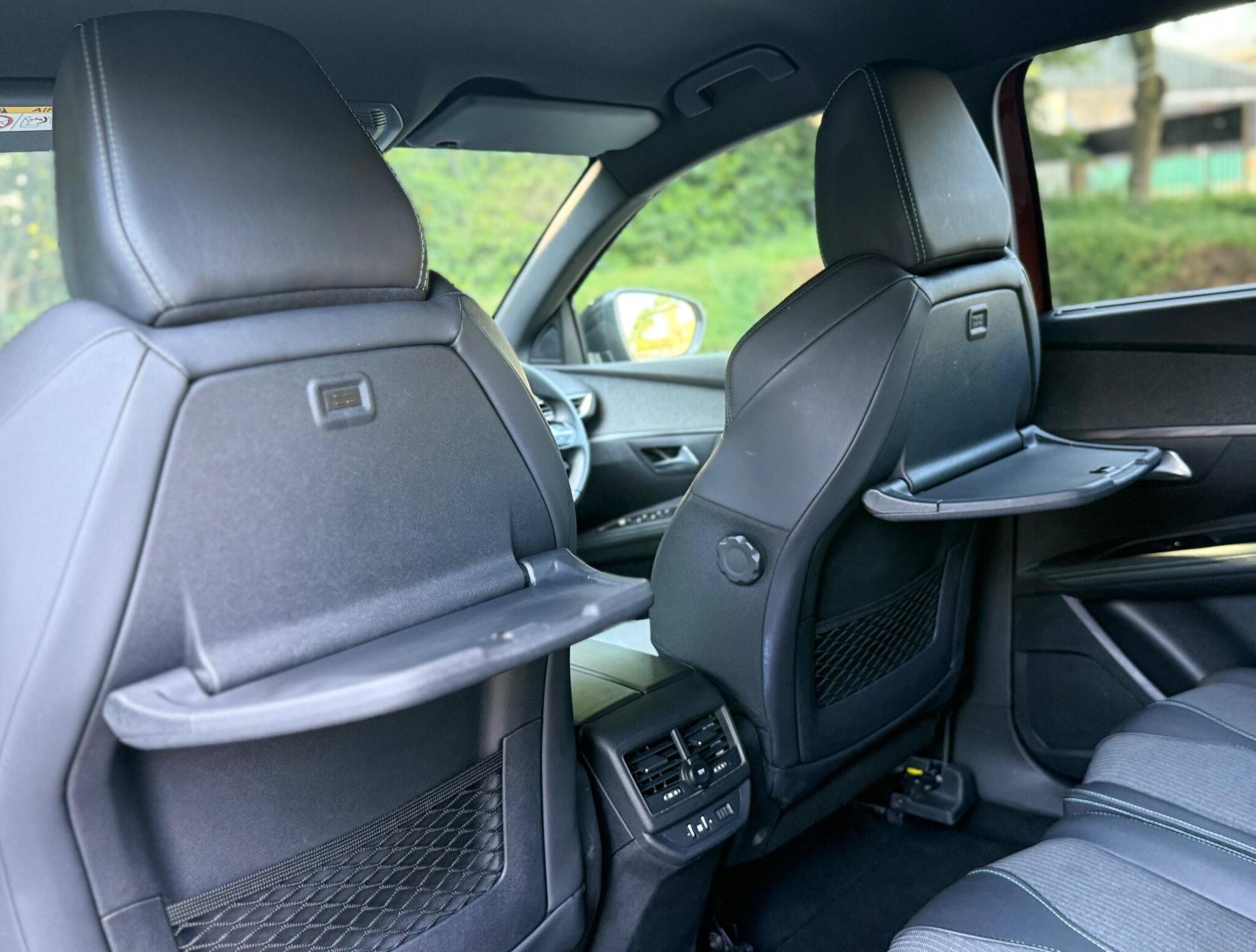 Peugeot 5008 view 12