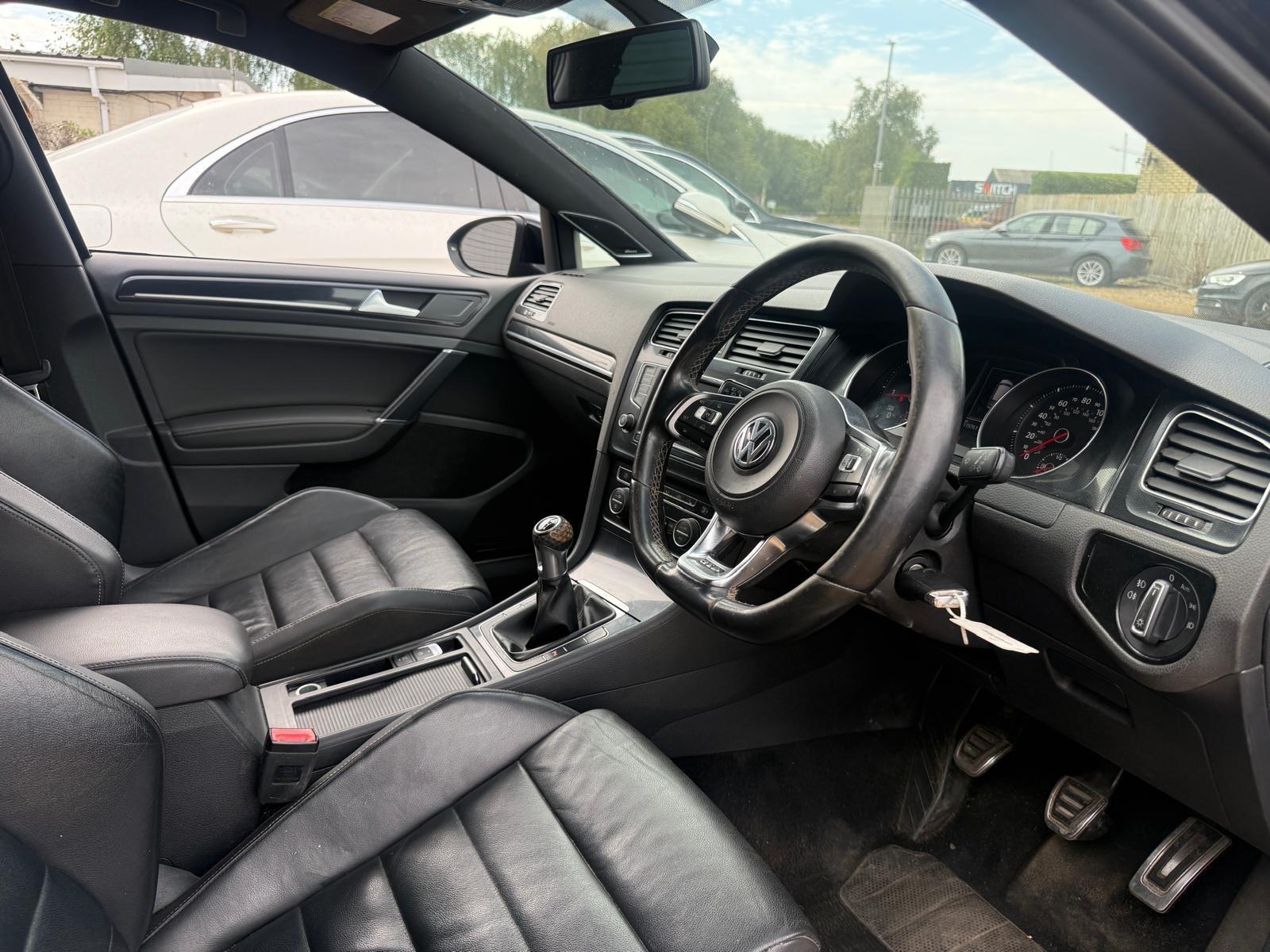 Volkswagen Golf view 13