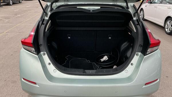 Nissan Leaf view 13