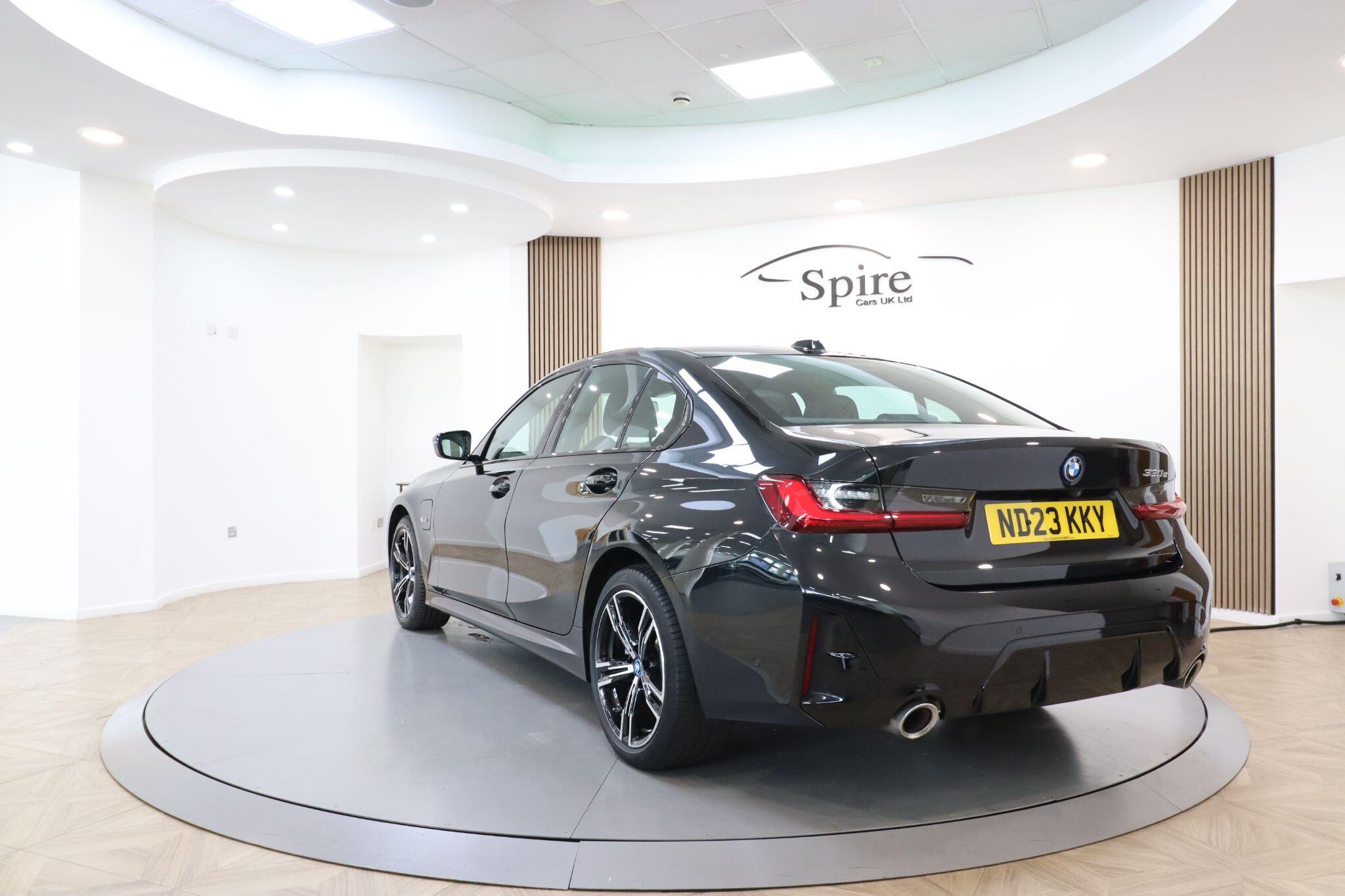 BMW 3 Series view 8