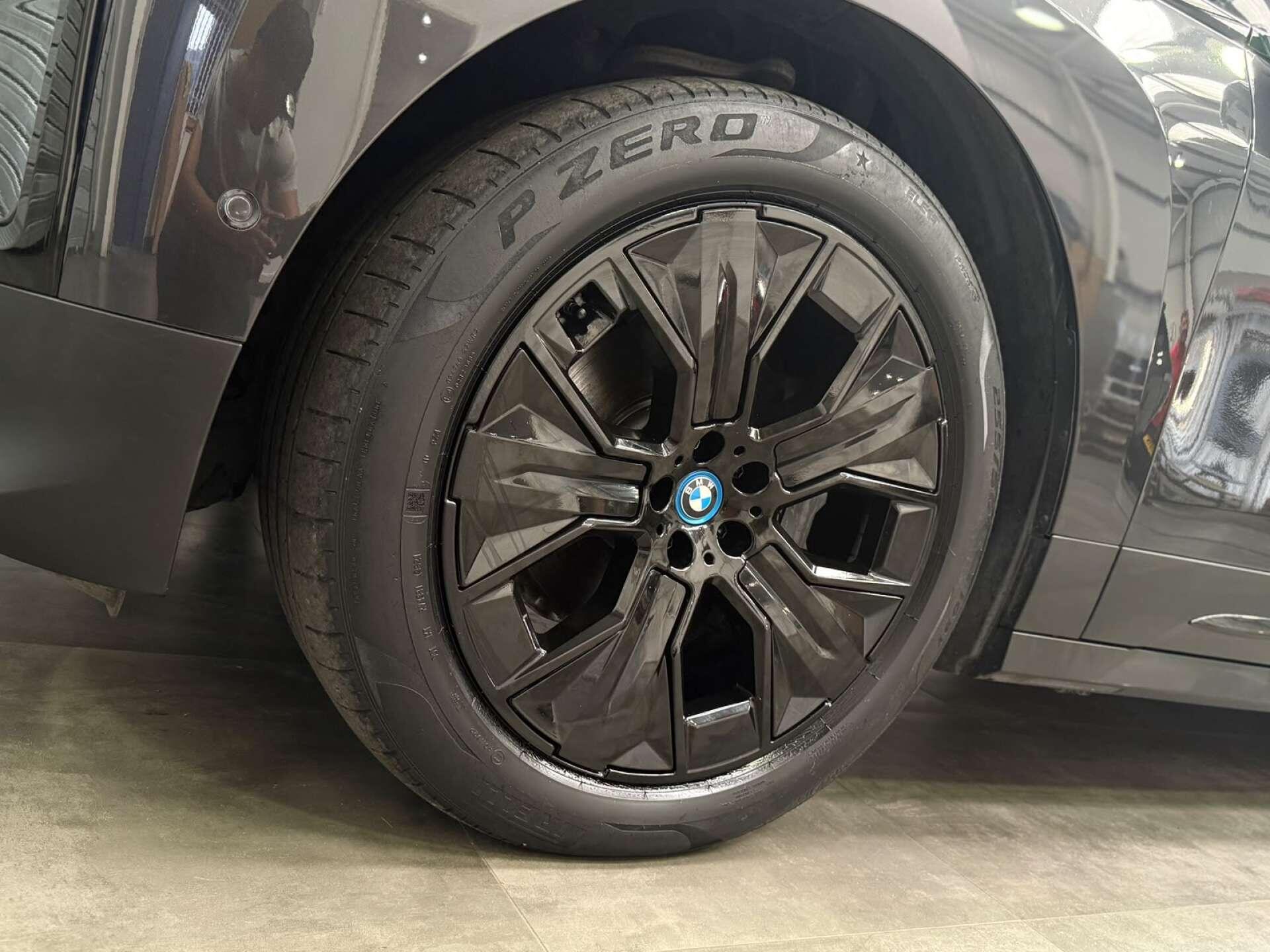 BMW Ix view 27
