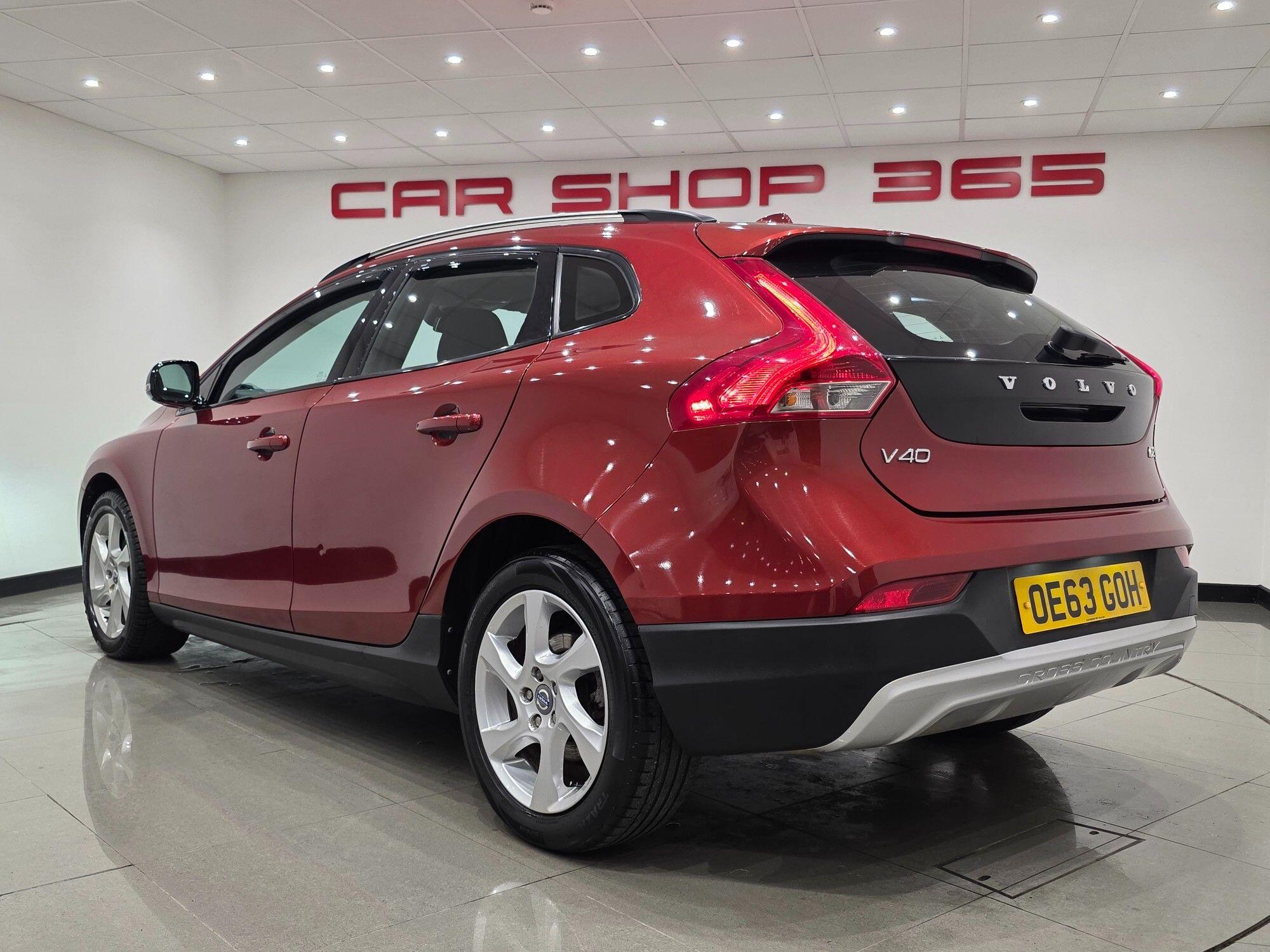 Volvo V40 Cross Country view 47