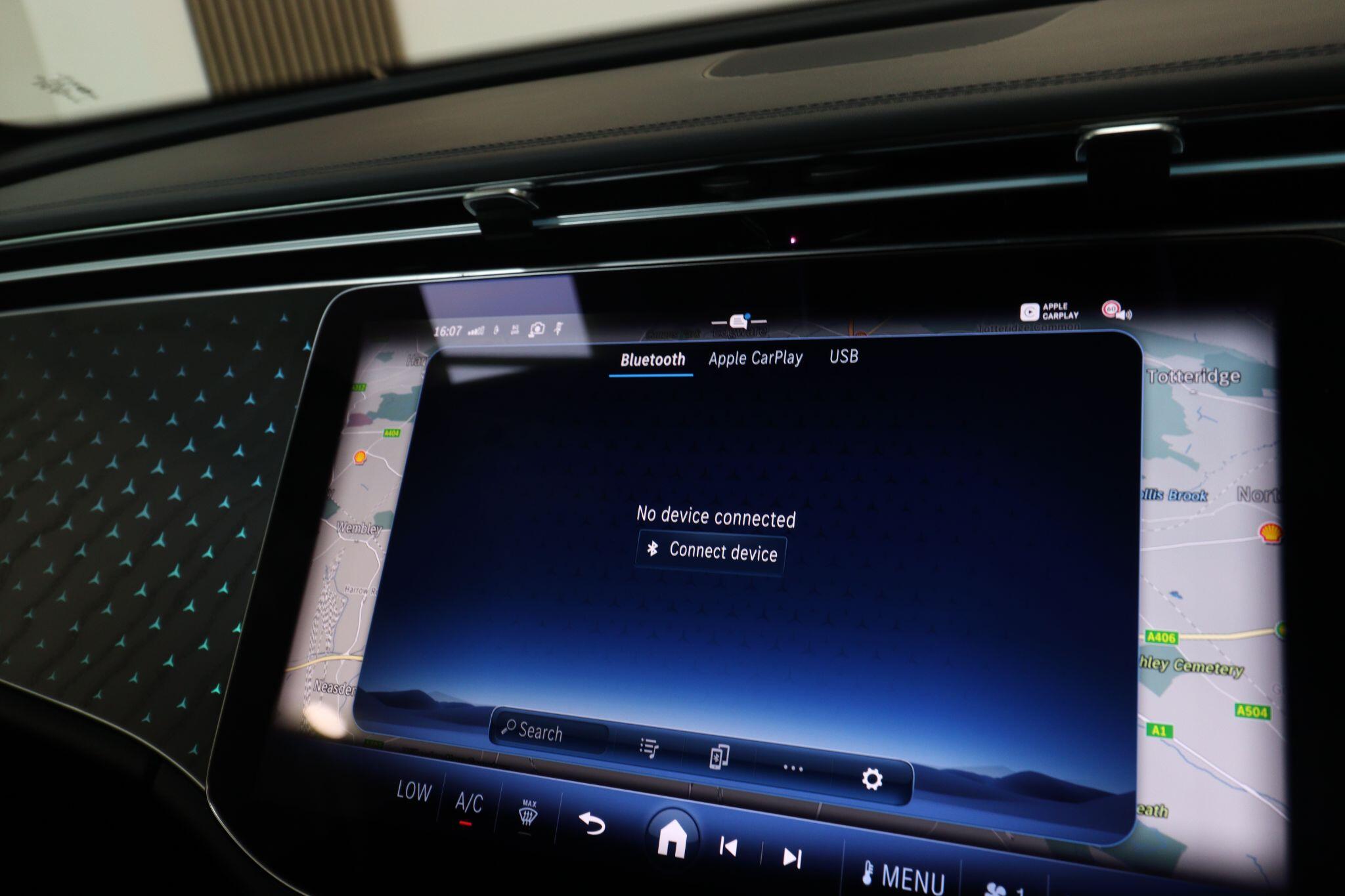 Mercedes-Benz E Class view 27