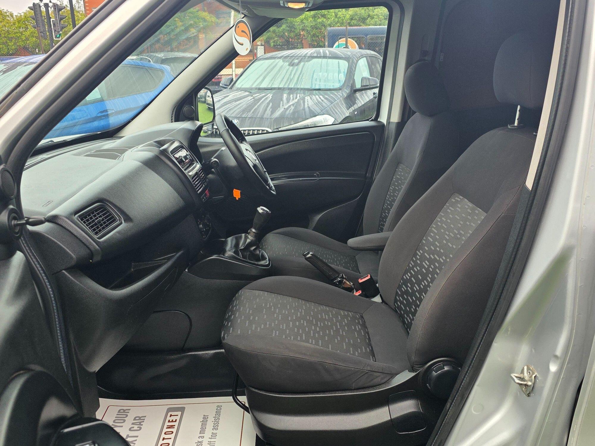 Vauxhall Combo view 12
