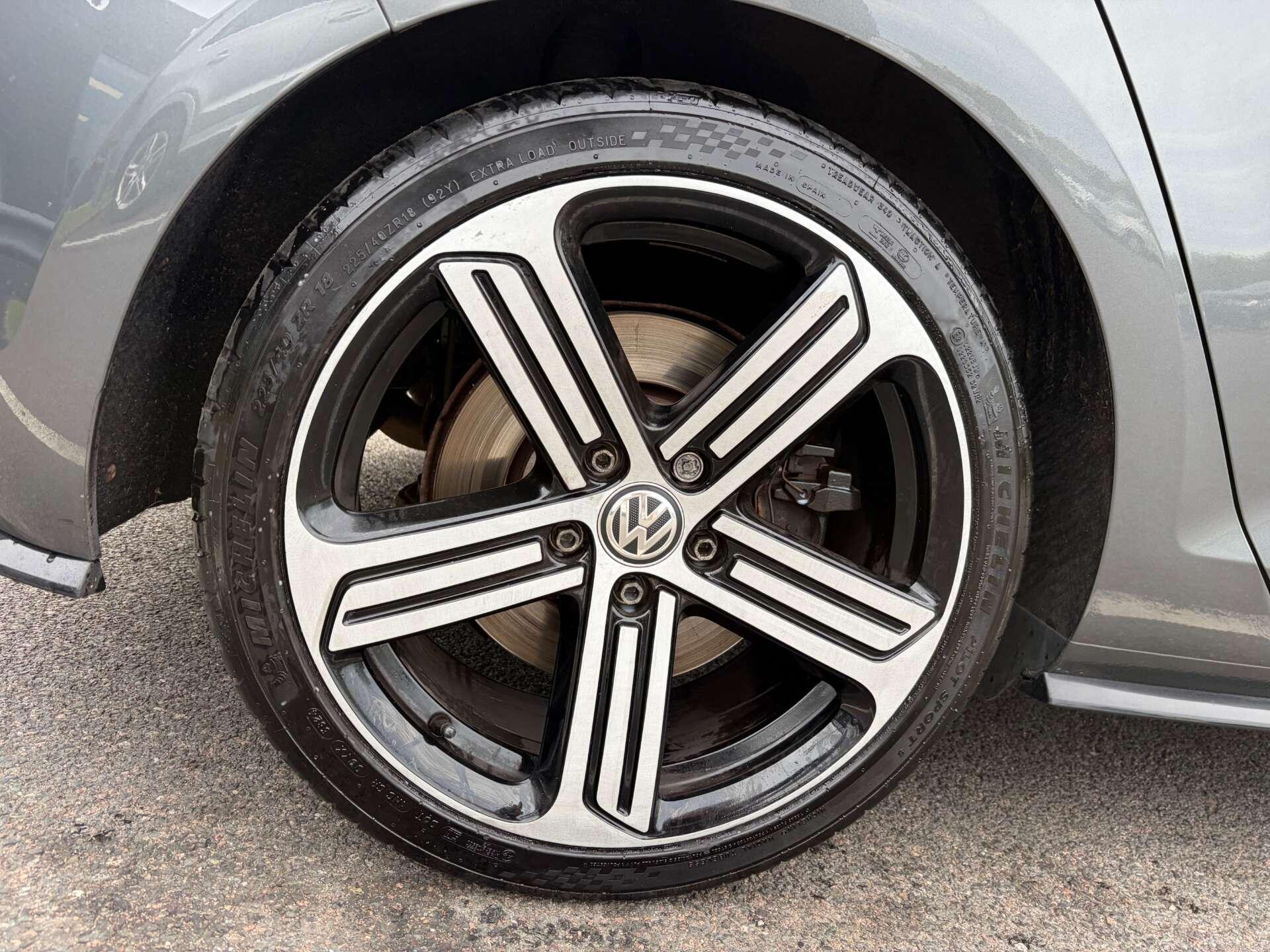 Volkswagen Golf view 10