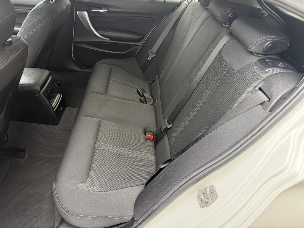 BMW 1 Series view 11