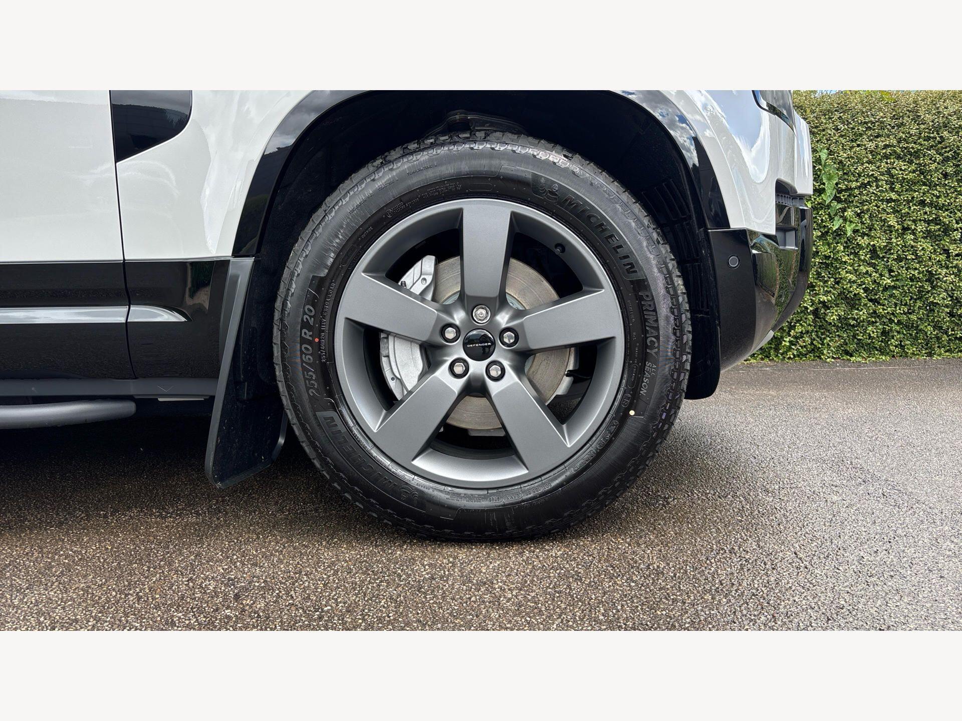 Land Rover Defender view 9