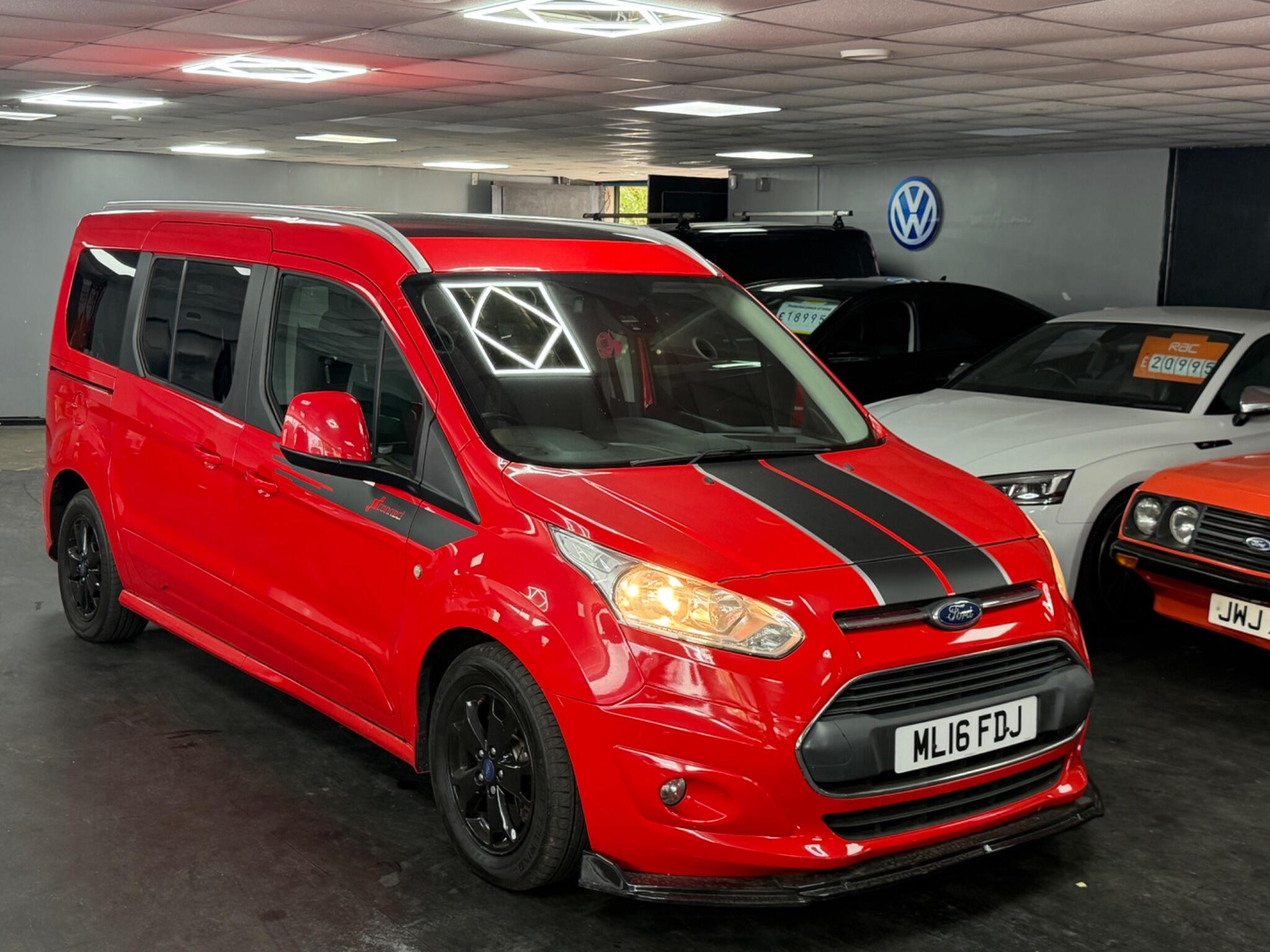 Ford Grand Tourneo Connect view 10