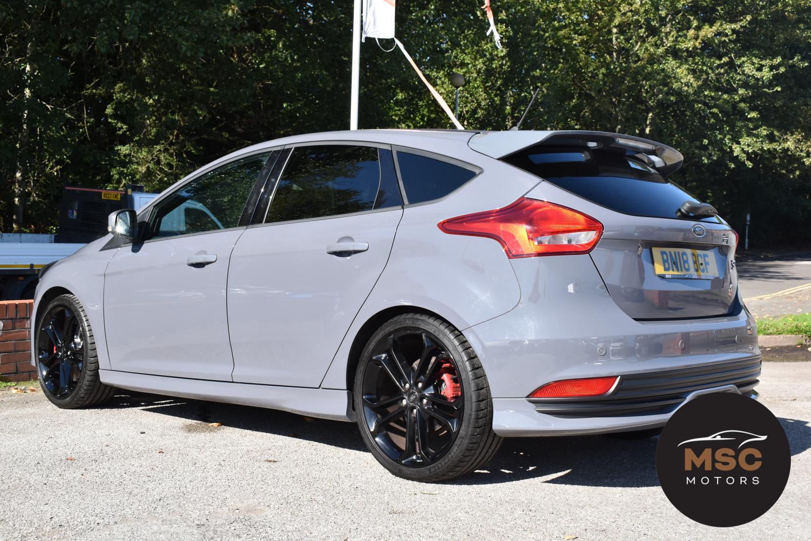 Ford Focus view 14