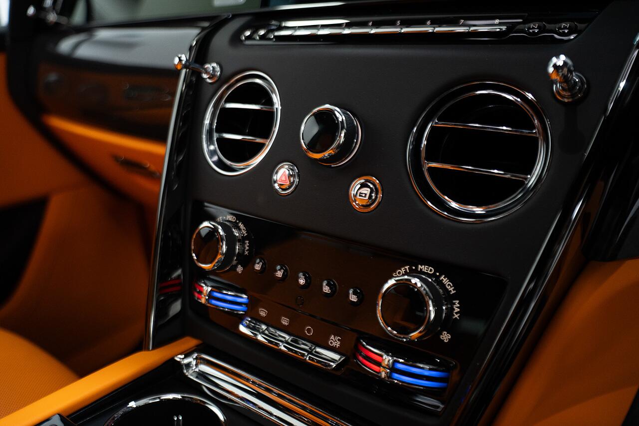 Rolls-Royce Cullinan view 9